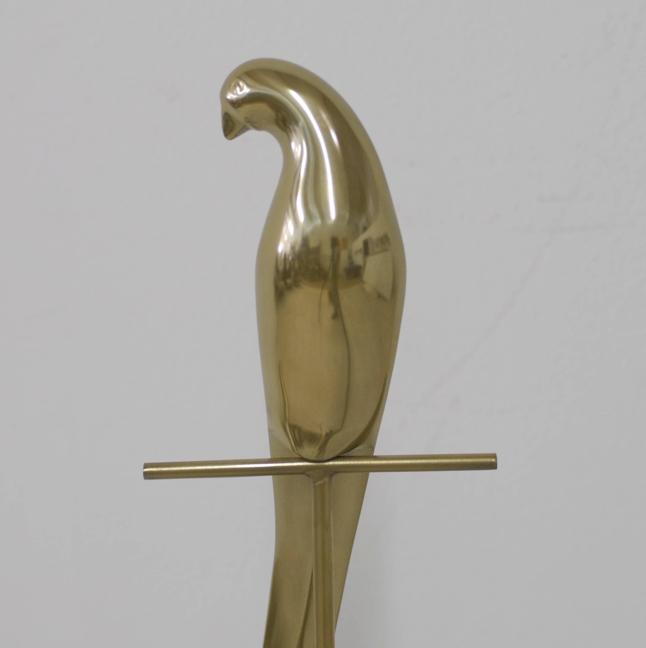 Jere Brass Bird Table Sculpture of Parrot on Perch Mounted on Marble Base In Good Condition For Sale In Palm Springs, CA