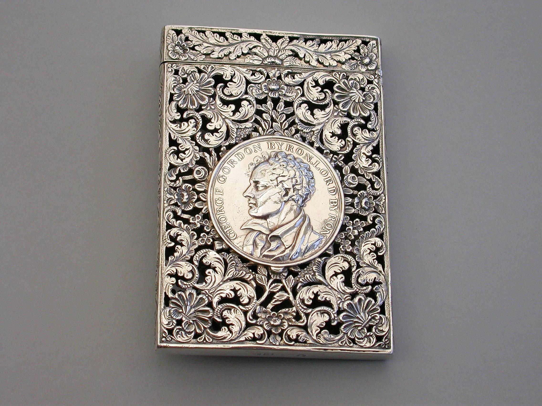 William IV Silver Castle Top Card Case Newstead Abbey with Lord Byron Medallion In Good Condition In Sittingbourne, Kent