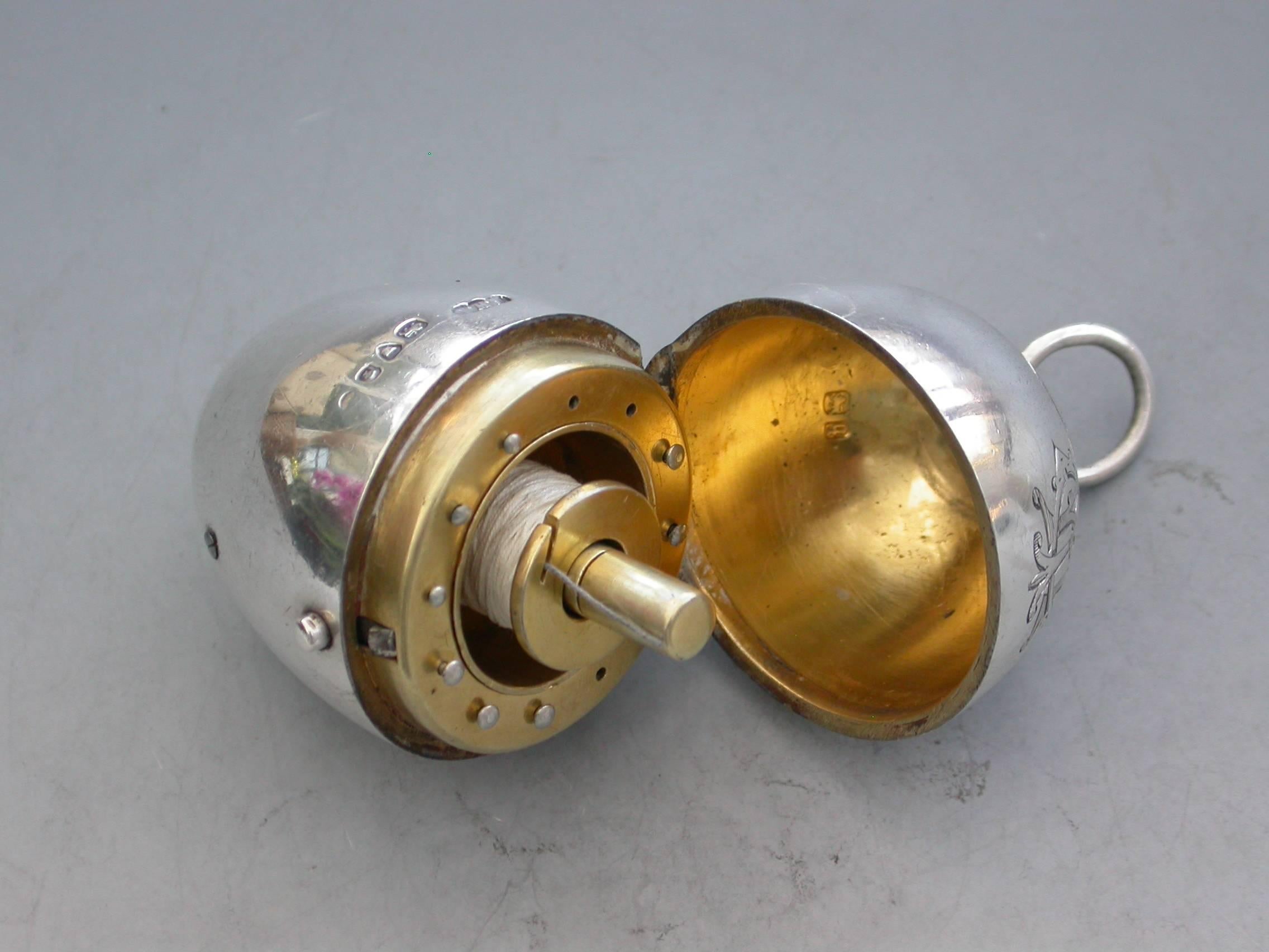 Victorian Silver Egg Shaped Sewing Etui Viscounts Cypher by H W Dee, 1891 In Good Condition For Sale In Sittingbourne, Kent