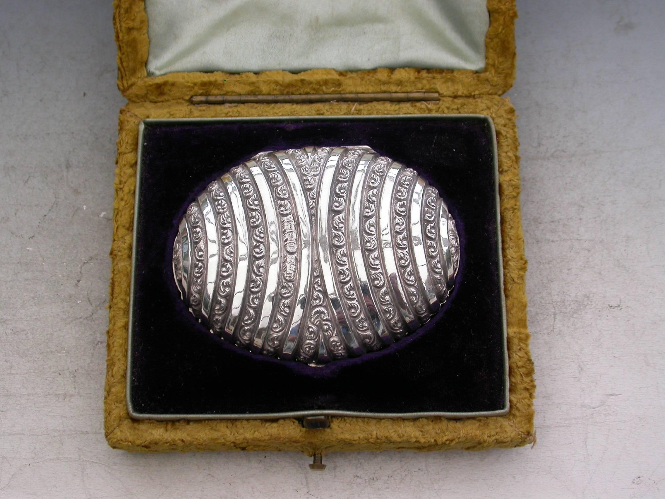 Cased Victorian Oval Silver Ladies Purse 3