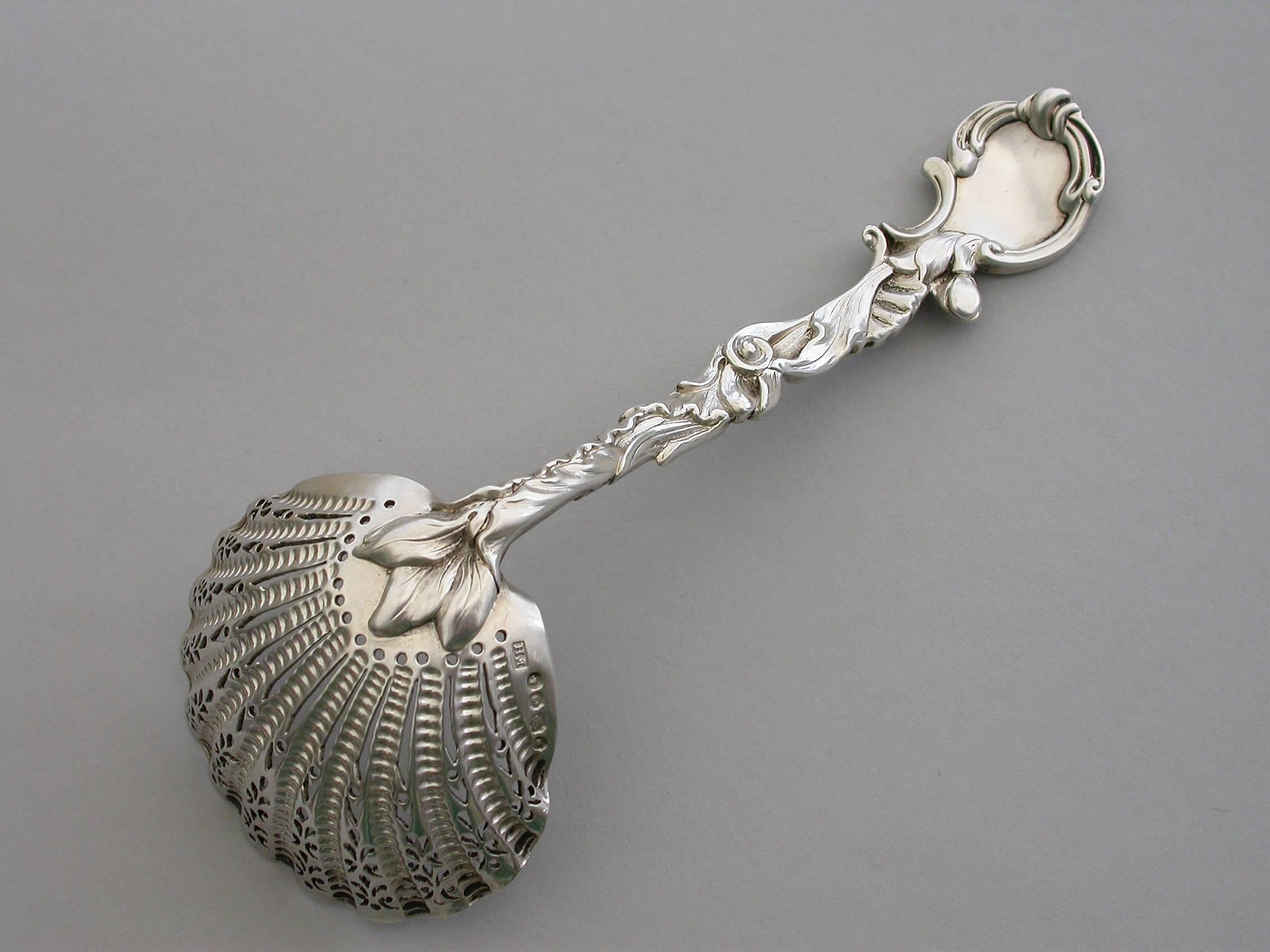 Victorian Cast Silver Rococo Pattern Sugar Sifter Ladle, London, 1871 4