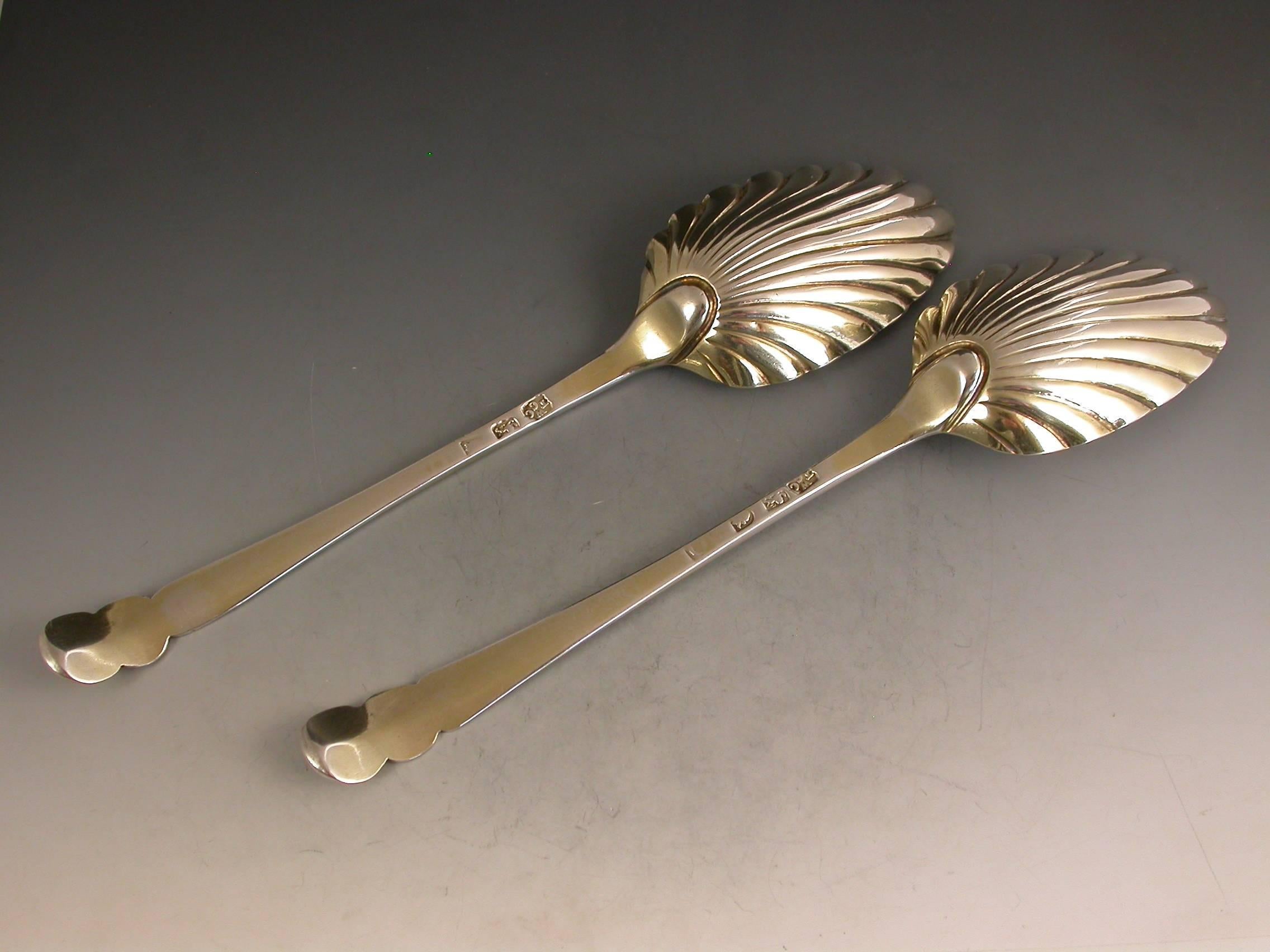 Unusual Pair of George III Antique Silver Gilt Table Spoons by T & W Chawner In Good Condition In Sittingbourne, Kent
