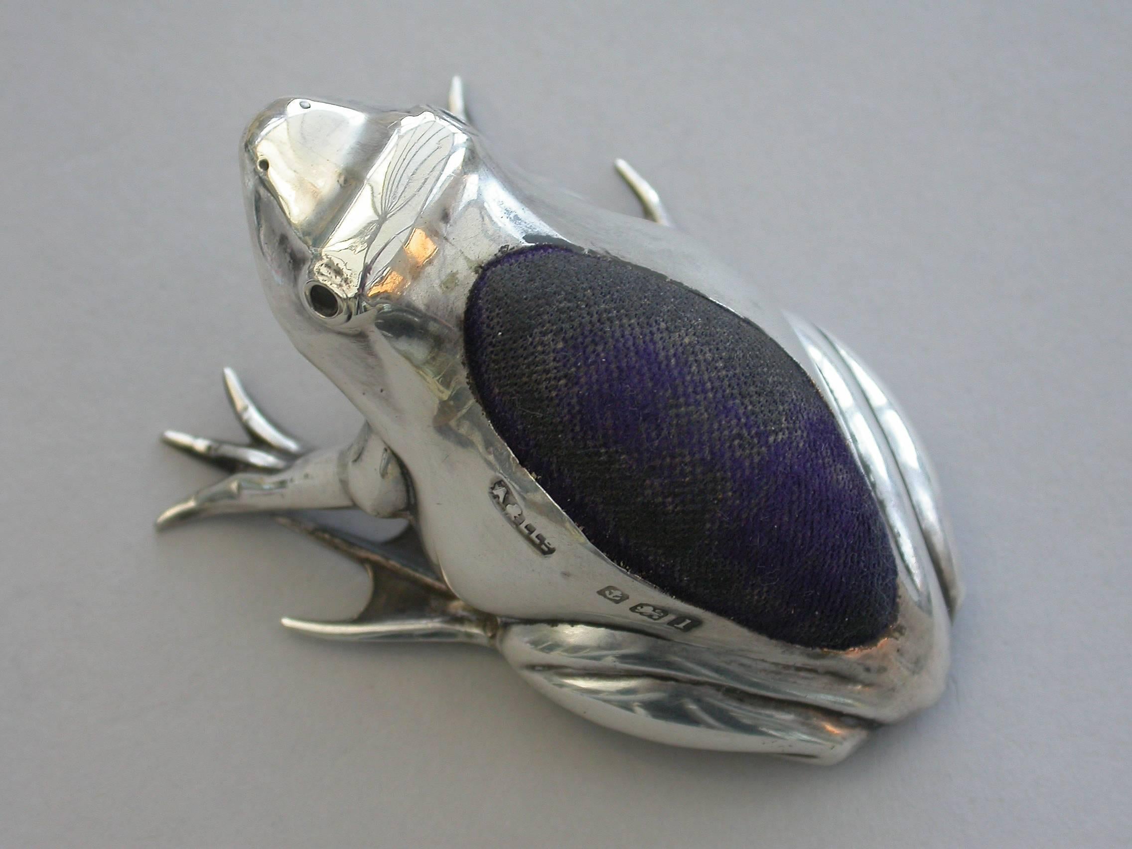 Edwardian Novelty Silver Frog Pin Cushion by Adie & Lovekin, Birmingham, 1910 4