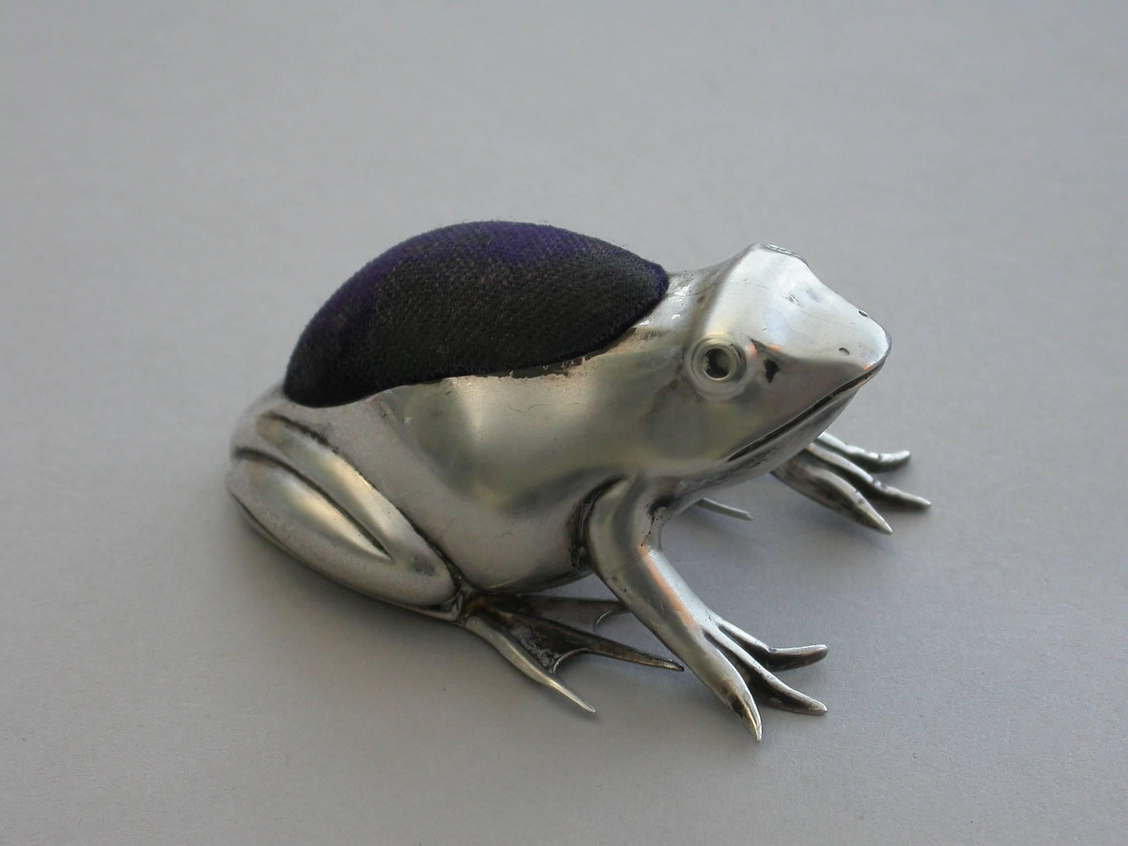 Edwardian Novelty Silver Frog Pin Cushion by Adie & Lovekin, Birmingham, 1910 2