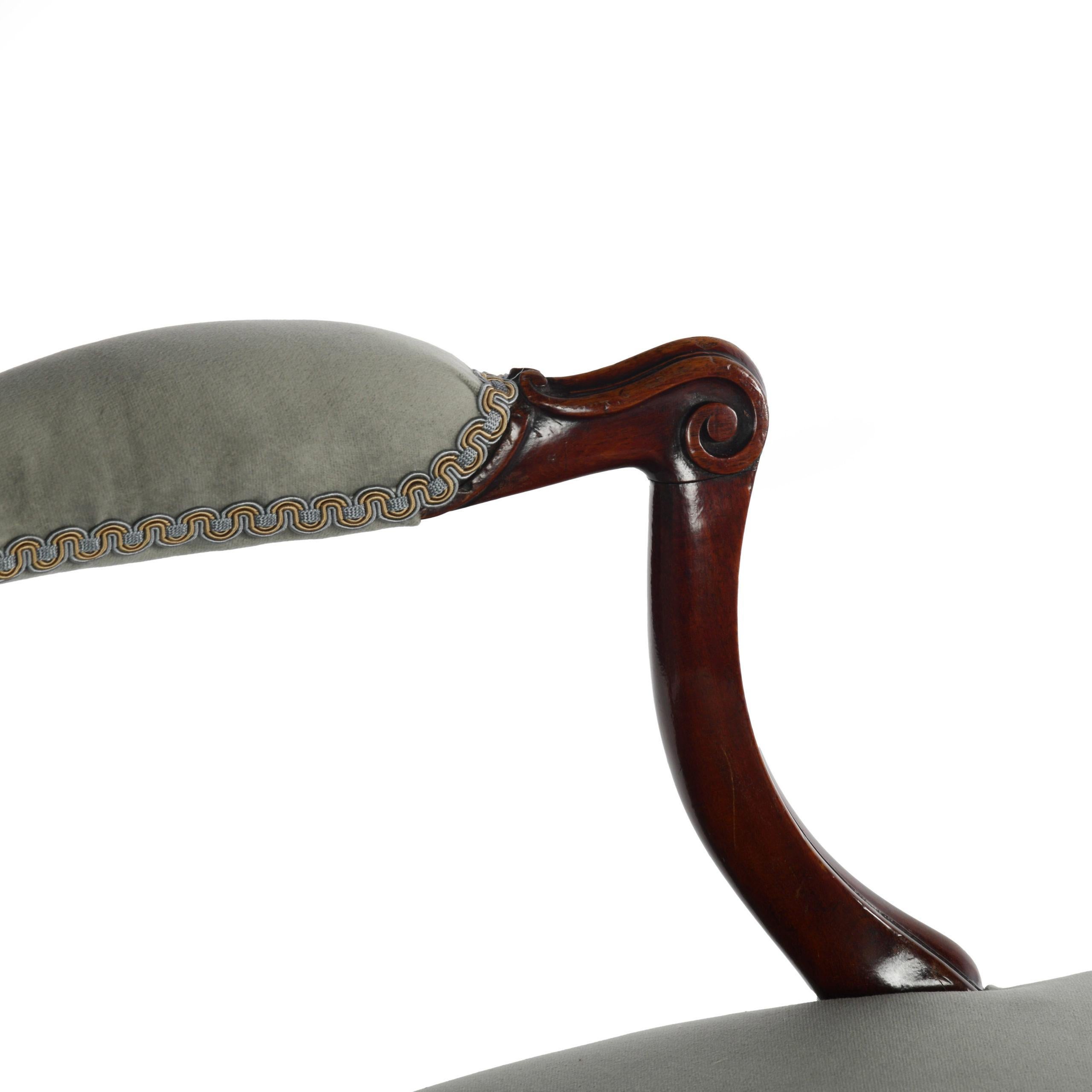 Excepcional conjunto de doce sillones Jorge III de color francés Hepplewhite Tapicería en venta