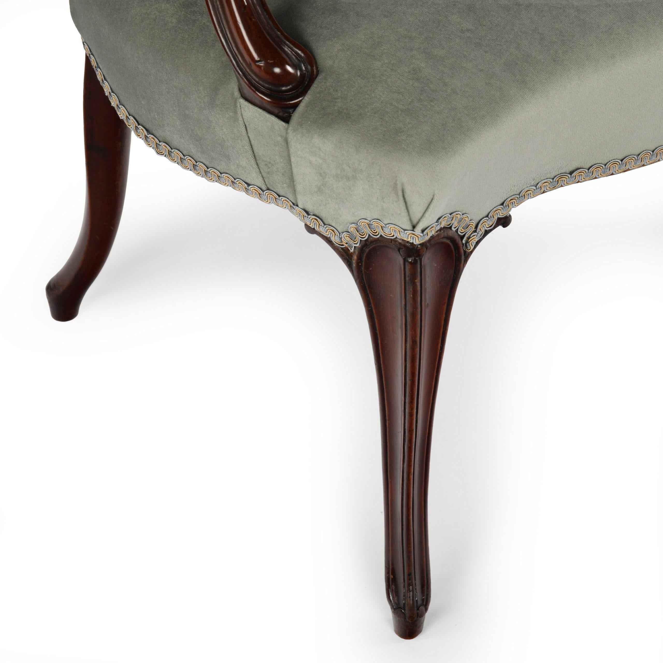Excepcional conjunto de doce sillones Jorge III de color francés Hepplewhite en venta 3