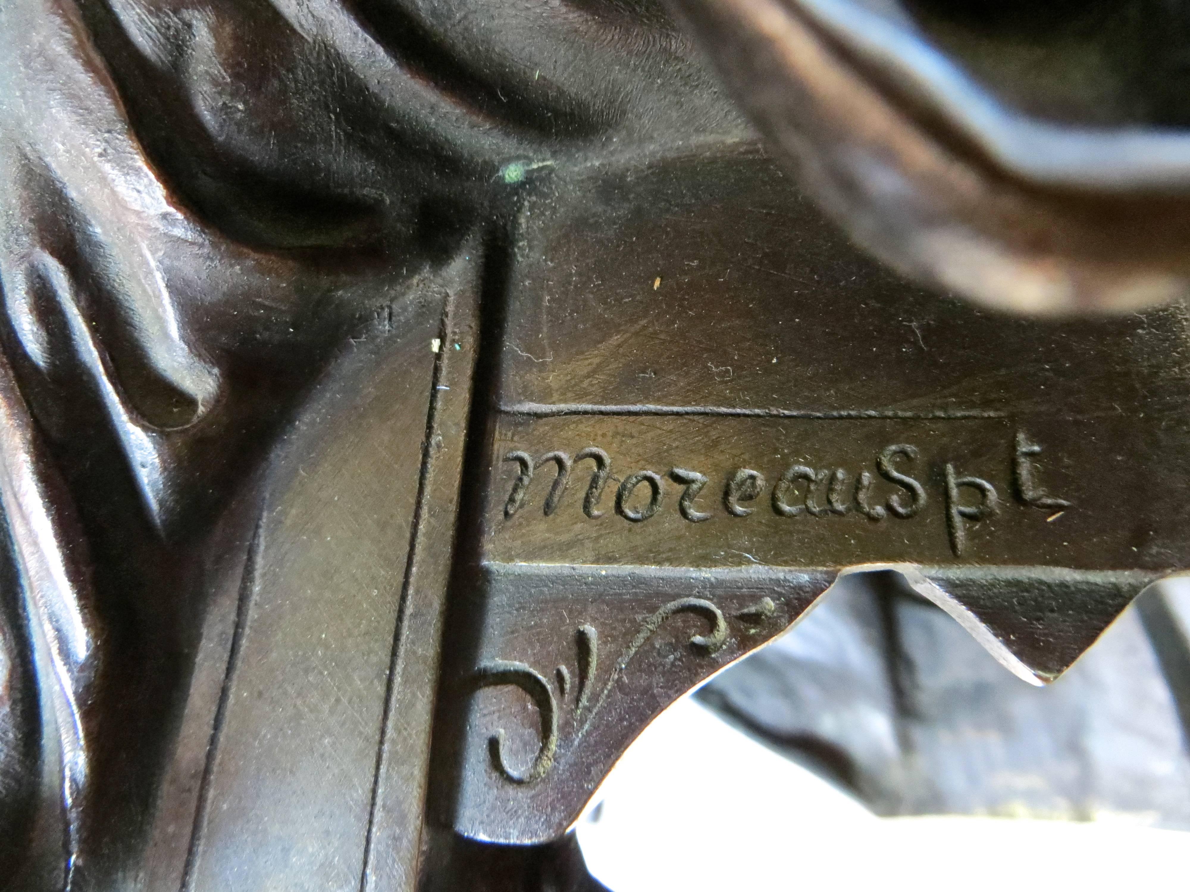 Ferronnerie Figure d'une femme assise en bronze du 19e siècle représentant une étudiante ou une érudite par Moreau en vente