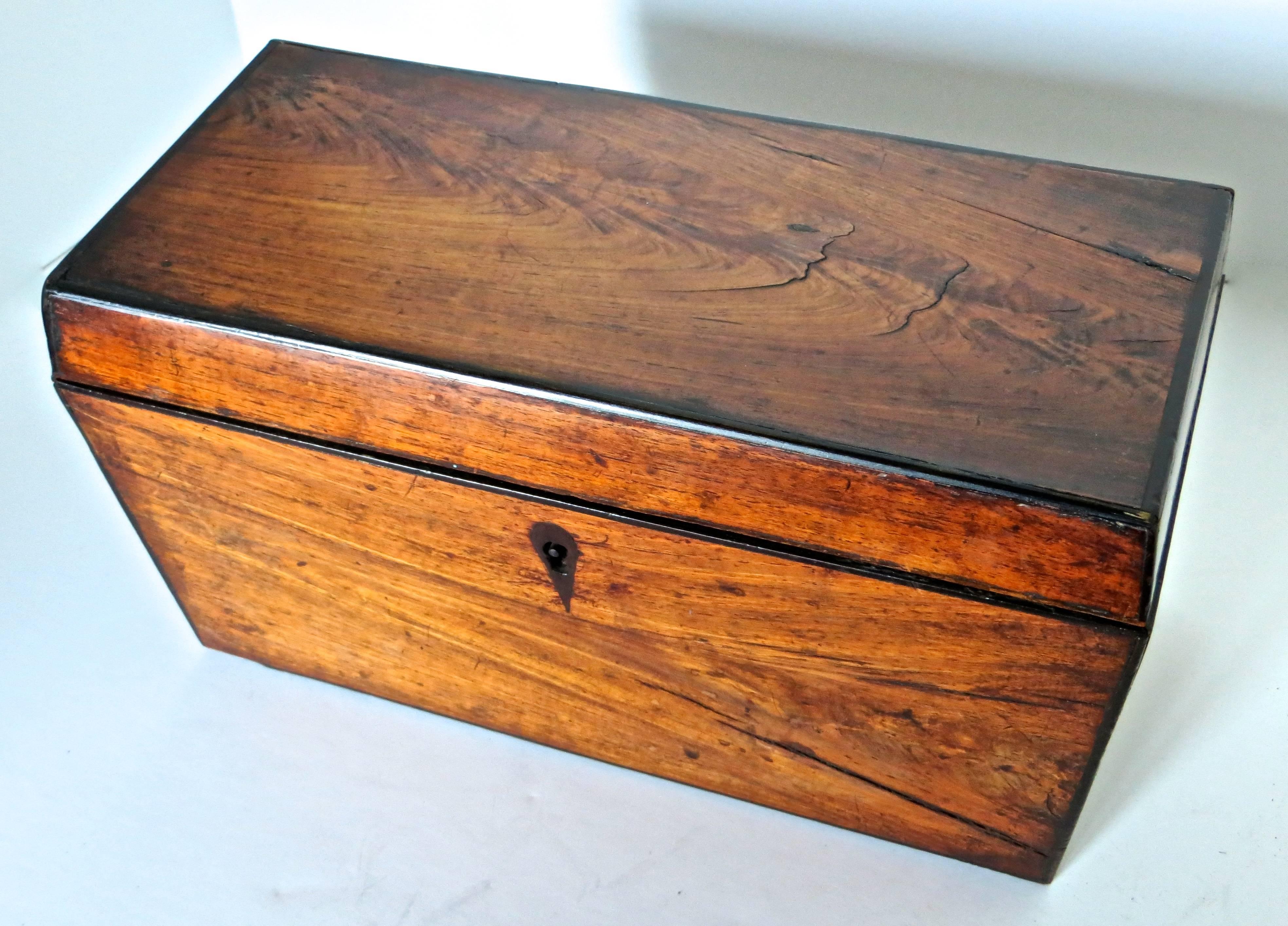 Georgian Mahogany 18th Century Tea Caddy, circa 1780 For Sale 1