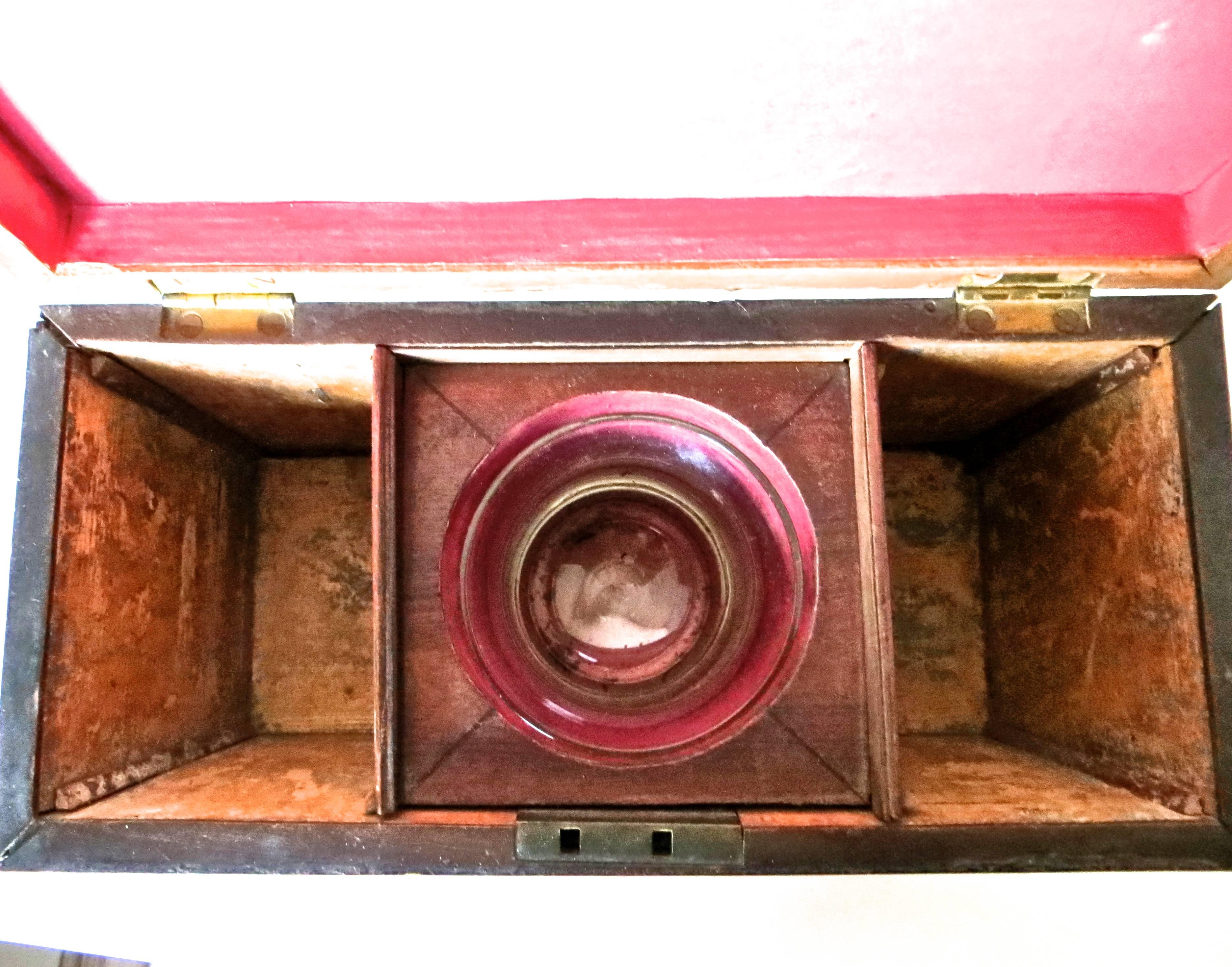 Late 18th Century Georgian Mahogany 18th Century Tea Caddy, circa 1780 For Sale