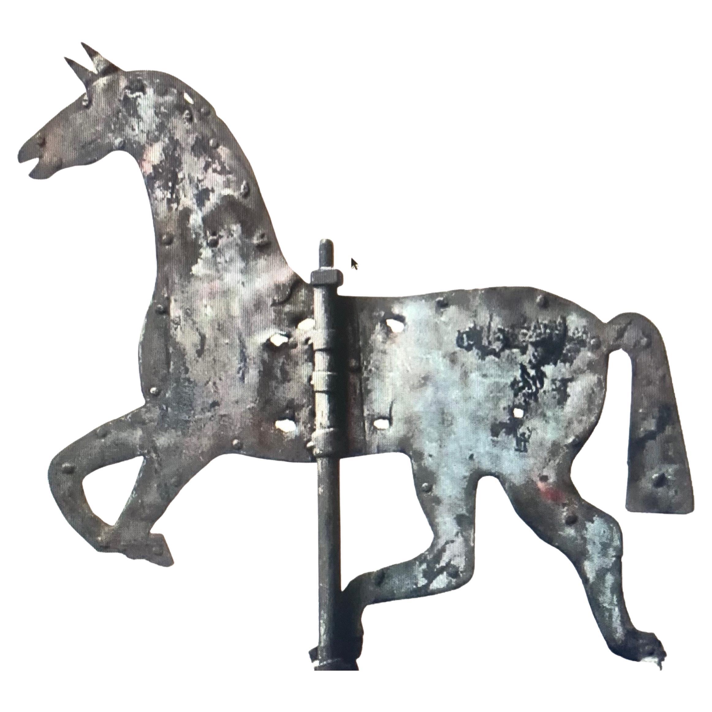 Ende 19. Jahrhundert. Wetterfahne aus Eisenblech und Metall für ein trabendes Pferd