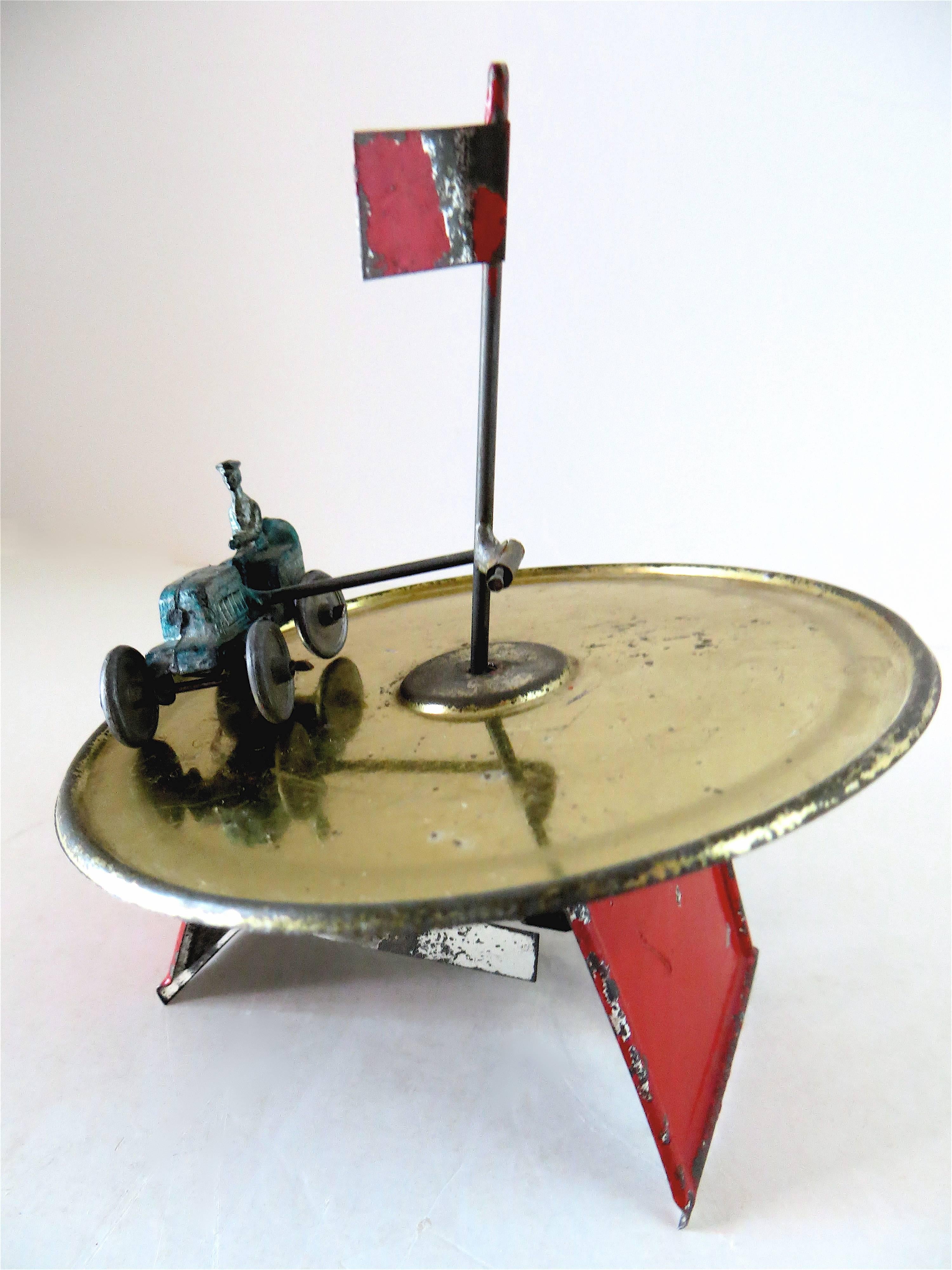 French Wind Up Automobile Penny Toy, circa 1900-1910 In Excellent Condition In Incline Village, NV