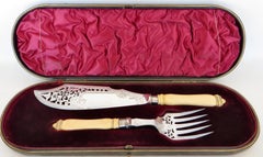 Servizio da pesce in argento placcato con manici in osso, tardo periodo vittoriano, dei fratelli Barker, 1885