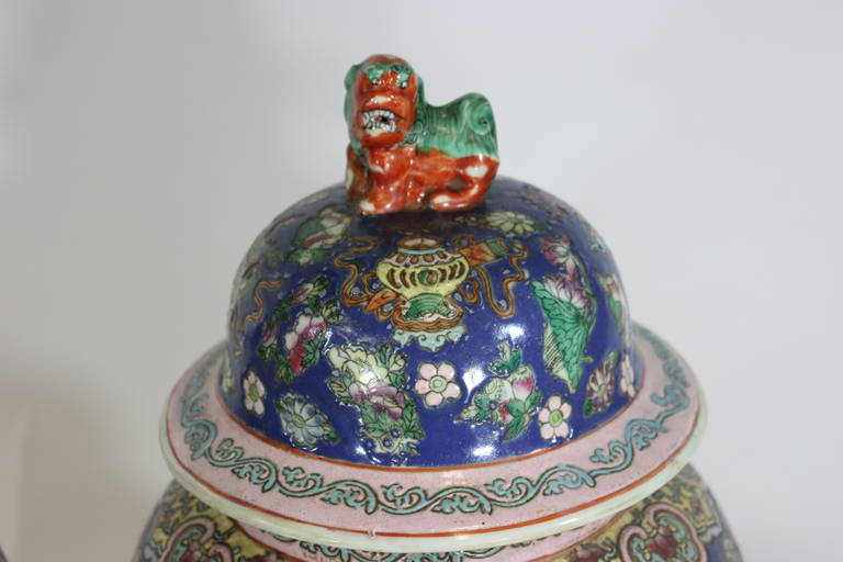 Pair of Large Chinese Porcelain Cobalt Covered Ginger Jars with Foo Dog In Good Condition For Sale In West Palm Beach, FL