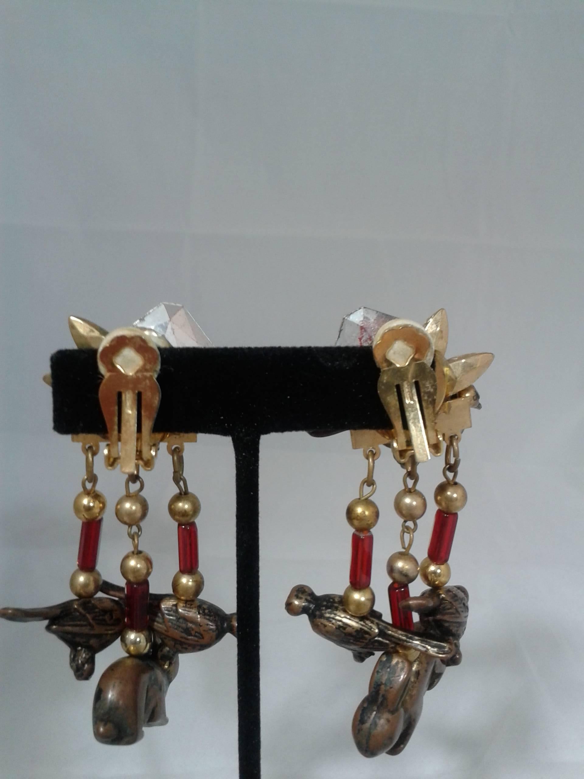 Hollywood Regency Charming 1950s Rabbit and Bird Cascade Earrings with Bakelite Chain For Sale