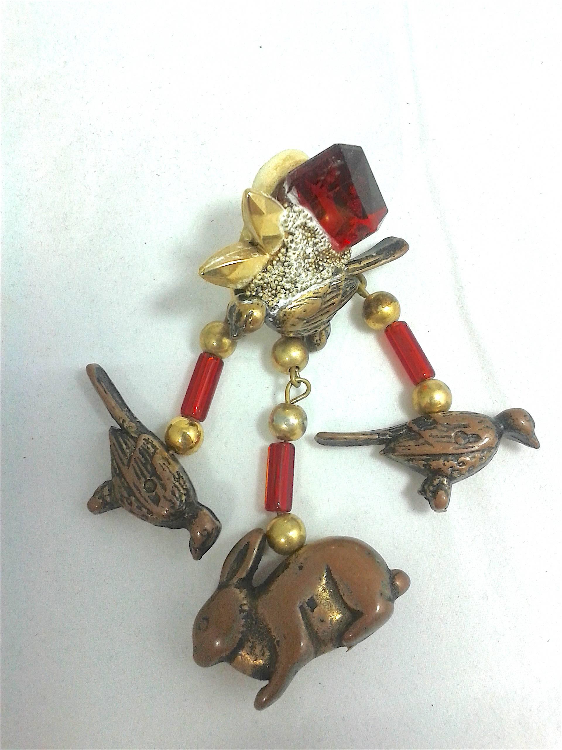 Charming 1950s Rabbit and Bird Cascade Earrings with Bakelite Chain In Excellent Condition For Sale In West Palm Beach, FL