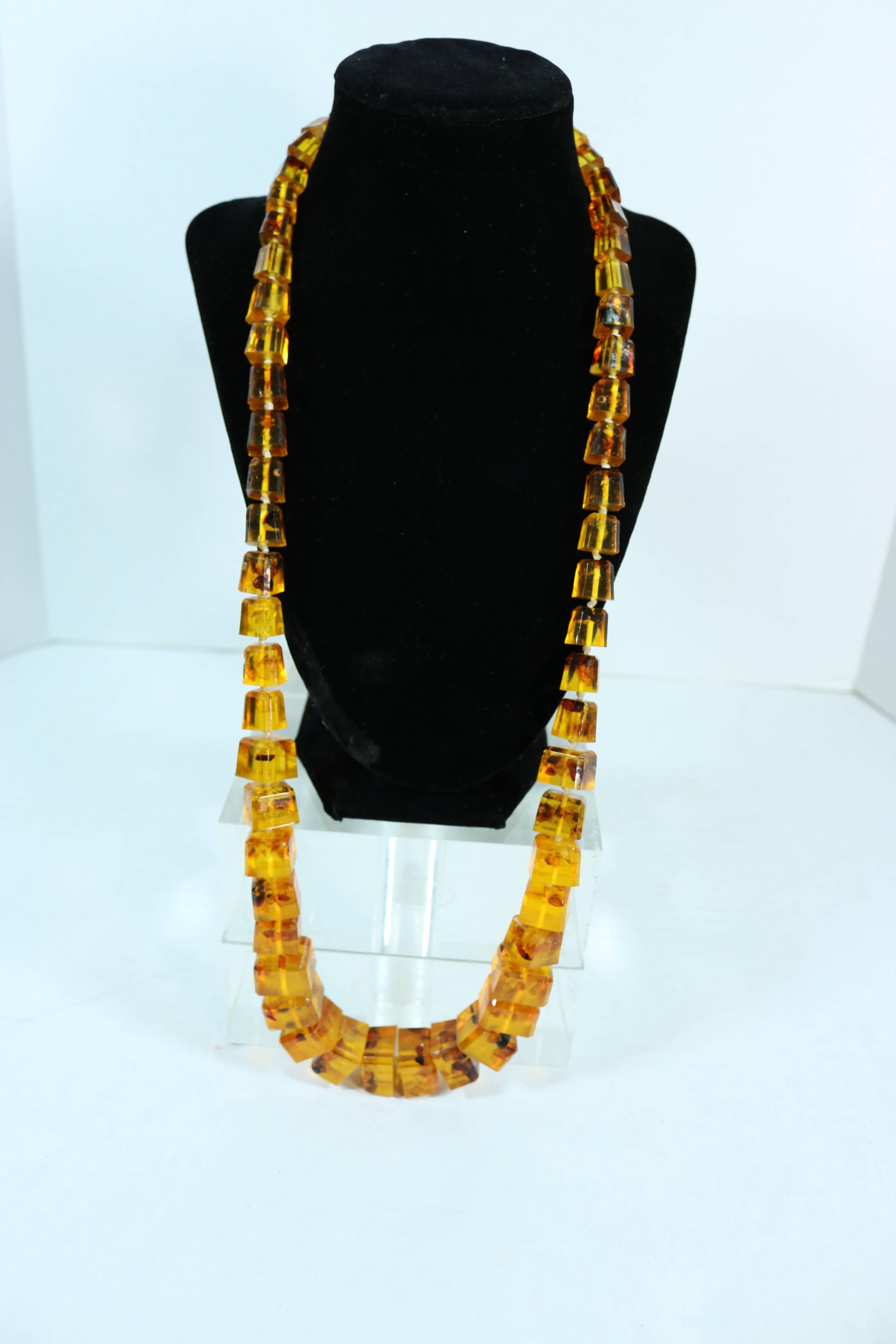 Fine Baltic Graduated, Amber Necklace In Excellent Condition In West Palm Beach, FL