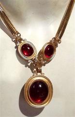 Chic Yves Saint Laurent Cabochon Pendant Necklace