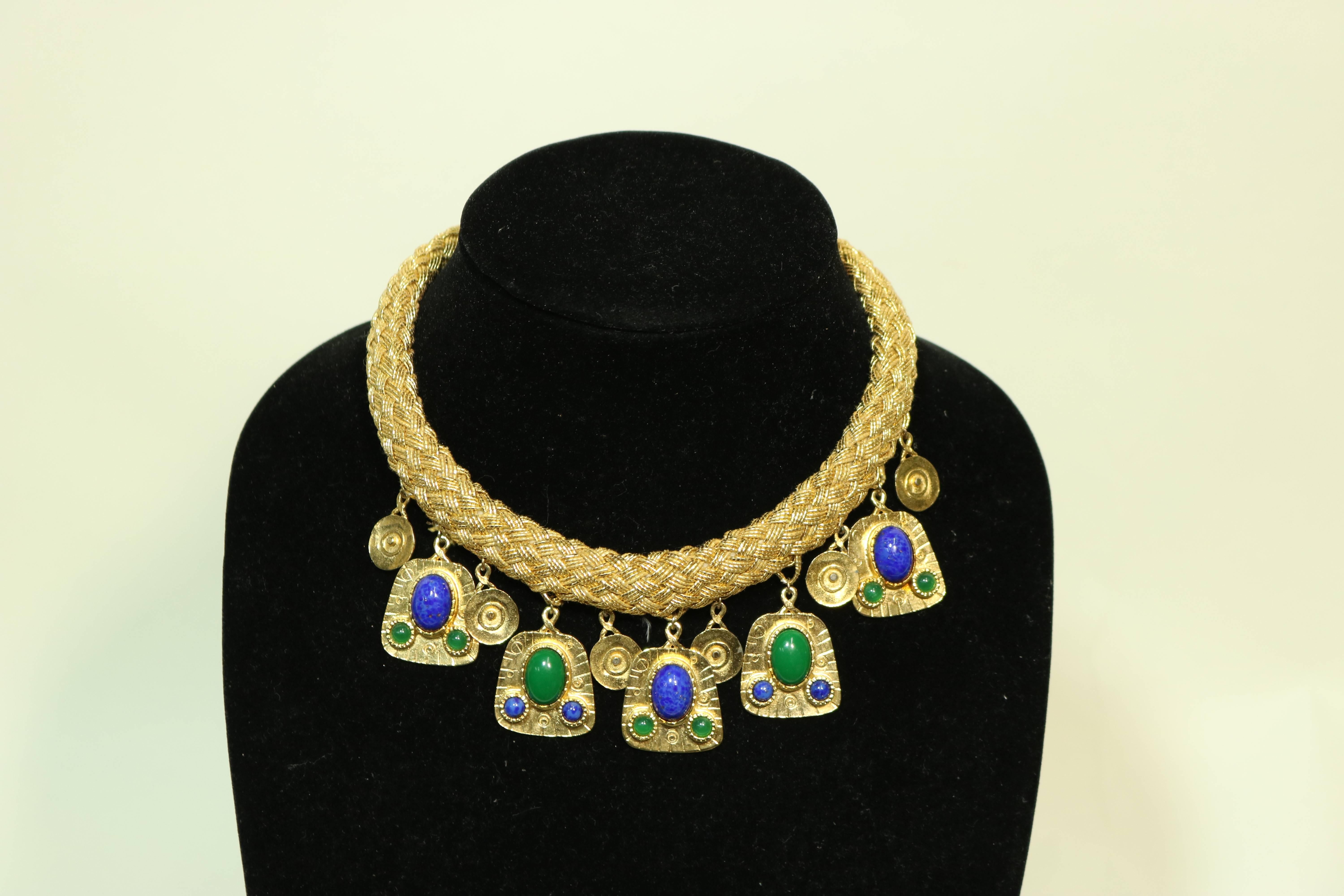 Hollywood Regency Gold Woven Strand Collar Necklace with Malachite and Lapis Drops For Sale