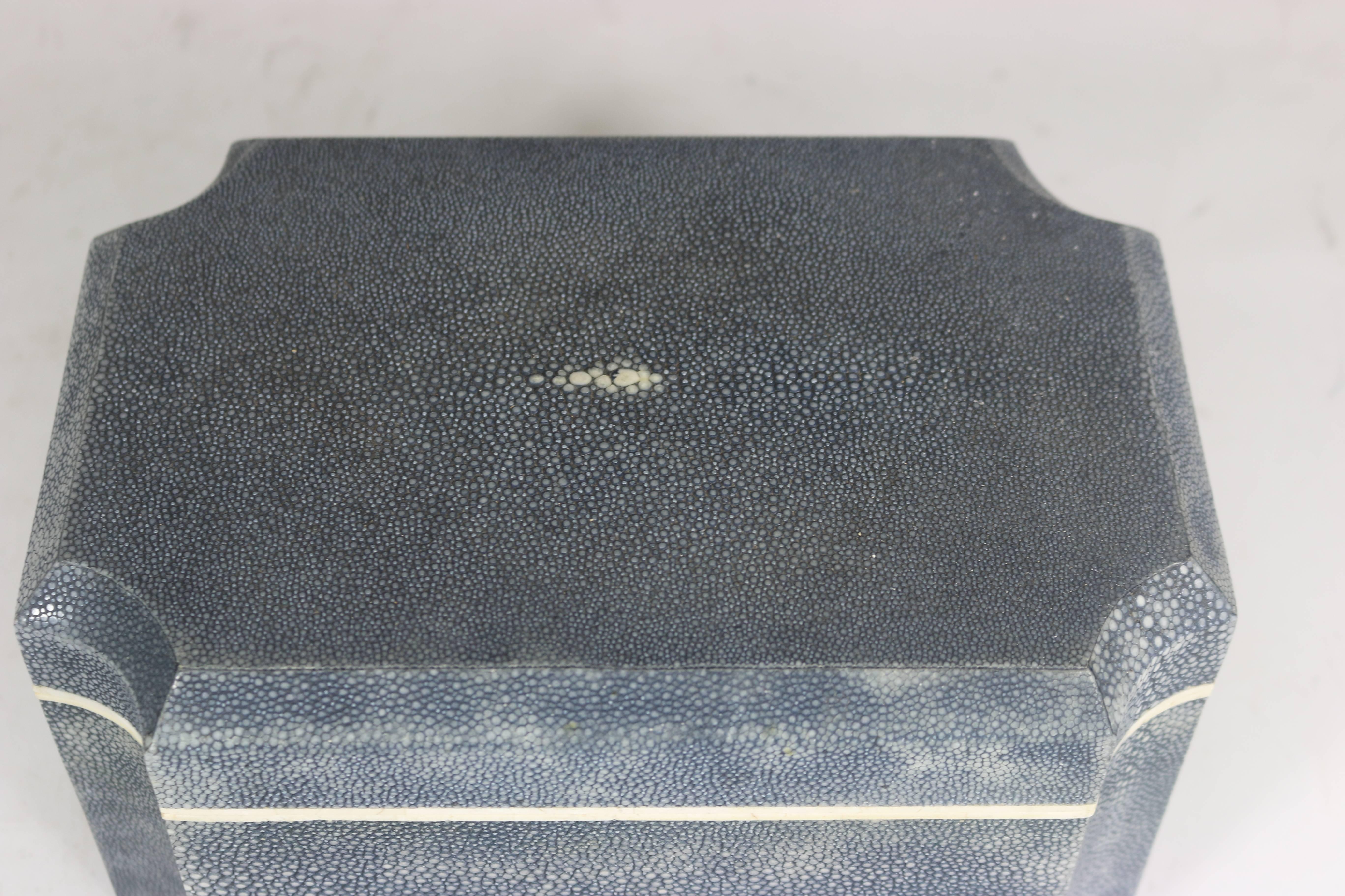 Exquisite Karl Springer Blue Shagreen and Agate Trim Box In Excellent Condition For Sale In West Palm Beach, FL