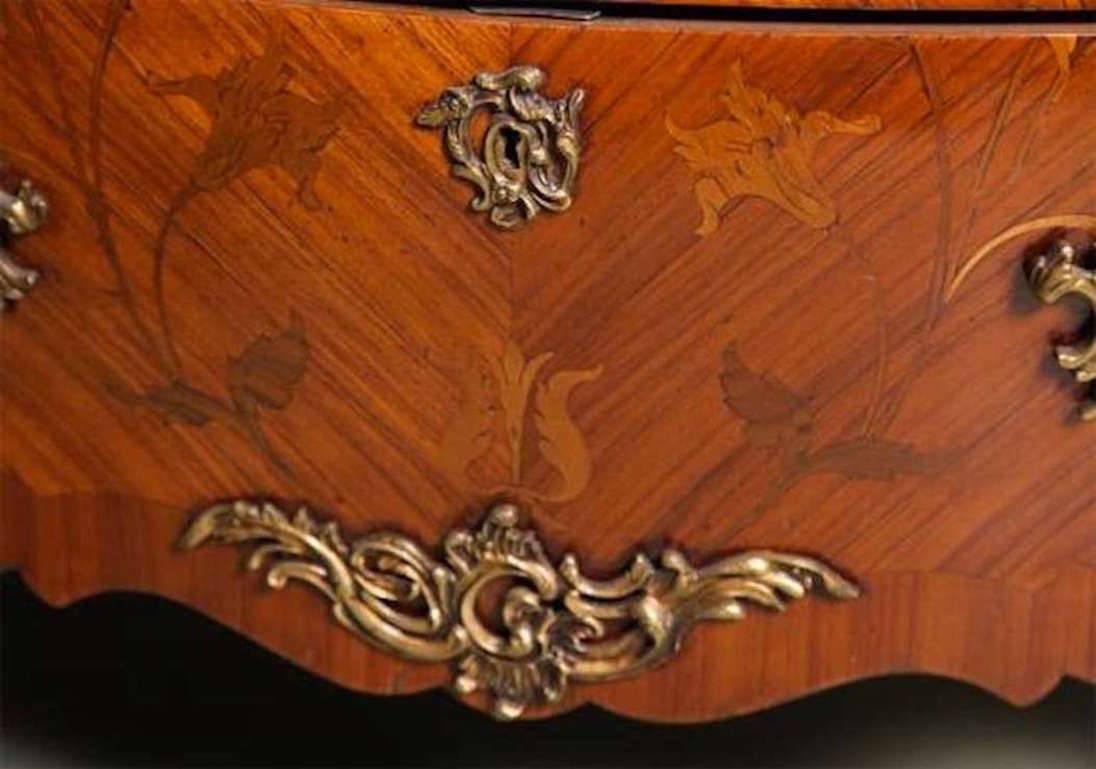 French Louis XV Style Kingwood Floral Marquetry Commode Bombe Chest In Good Condition For Sale In West Palm Beach, FL