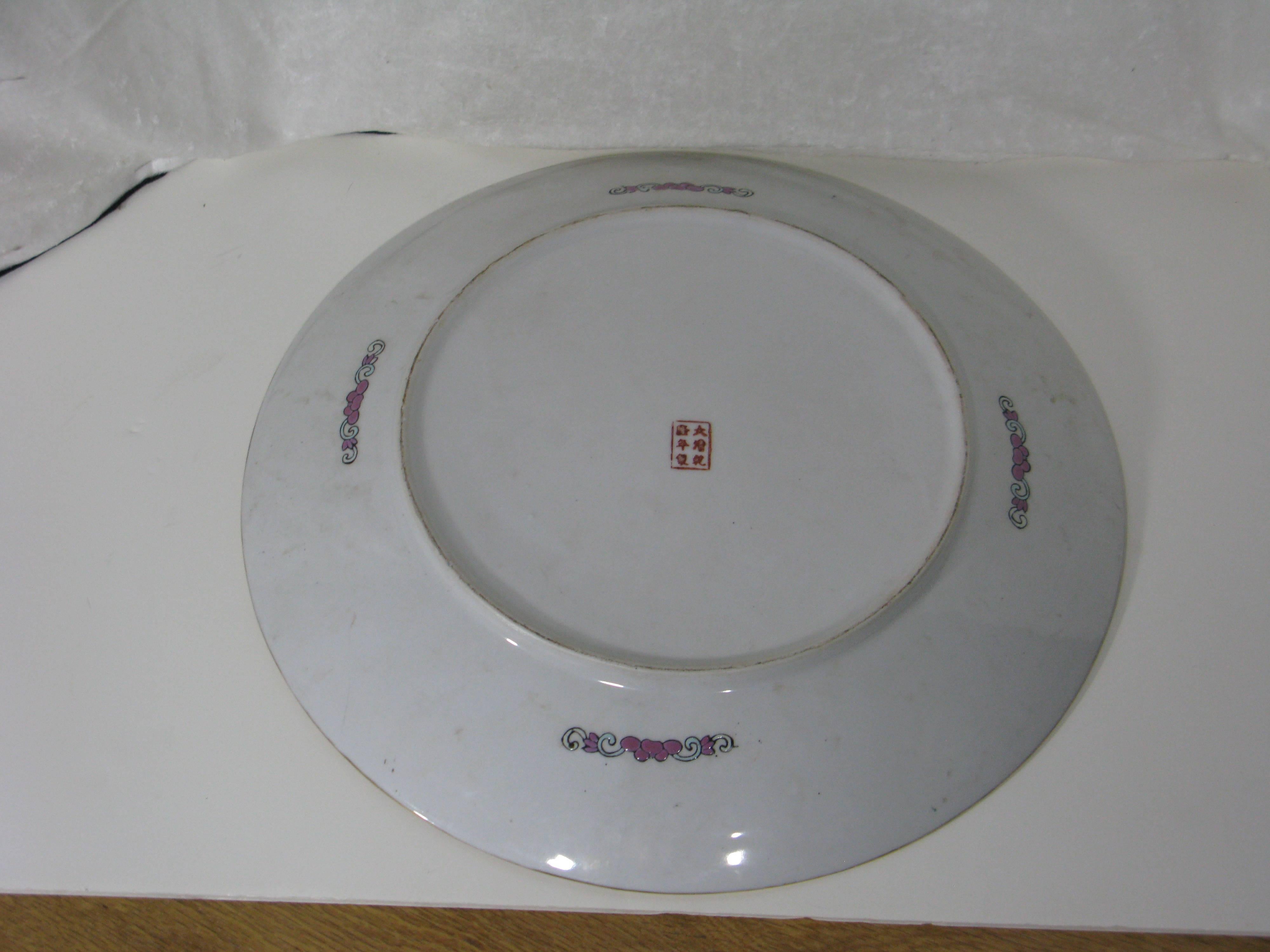 Antique Chinese Export Porcelain Rose Medallion Platter In Good Condition In West Palm Beach, FL