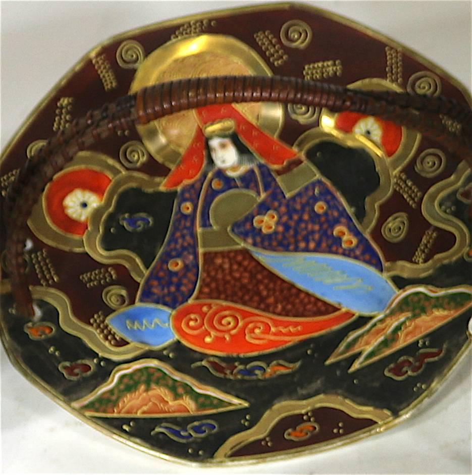 Gilt Japanese Satsuma Handled Serving Plate with Gold Relief Design For Sale