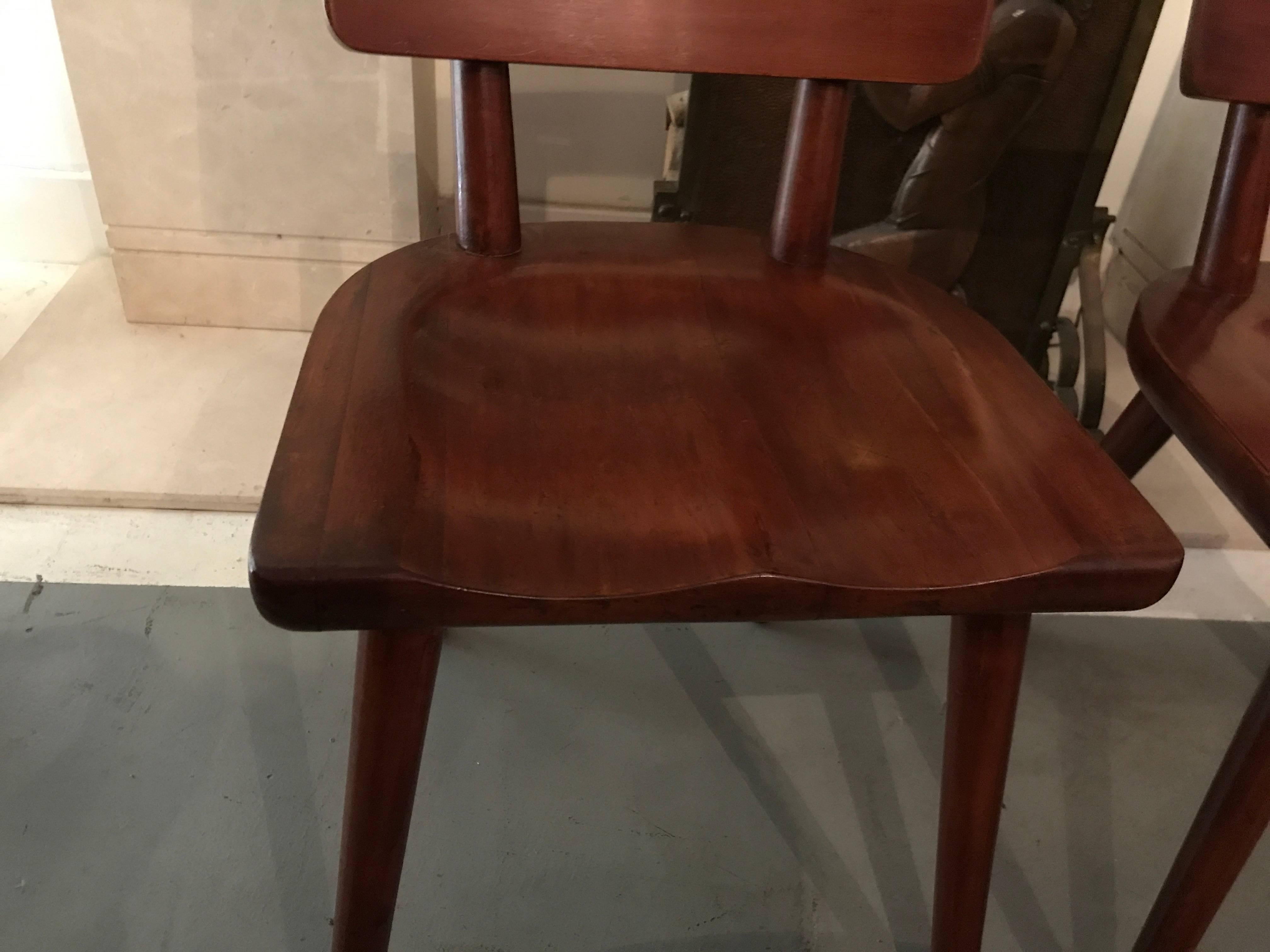 1950s Solid Cherrywood Heywood Wakefield Split Back Chairs In Good Condition For Sale In West Palm Beach, FL