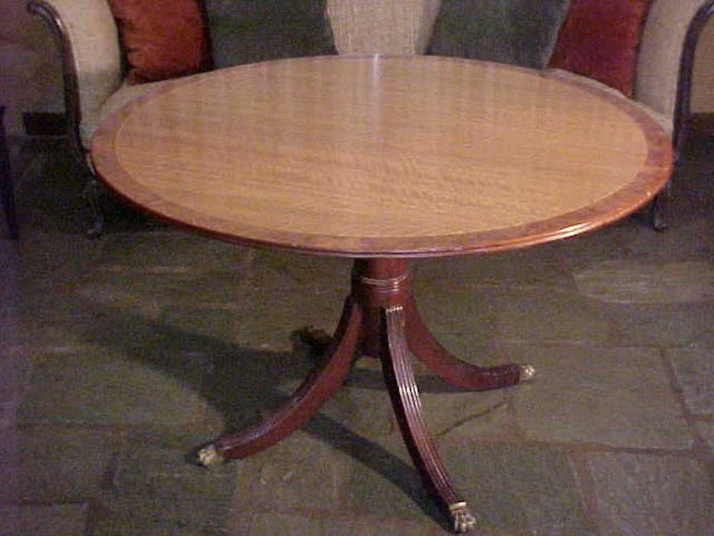 George III Satinwood Burl Border Dining Table, Refined 19th Century, Provenance For Sale 1