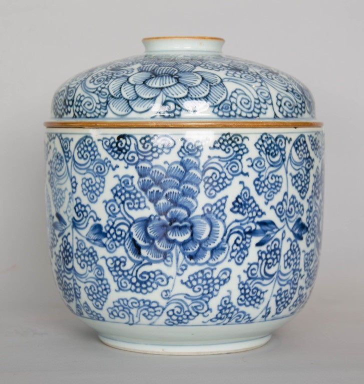 Chinese Blue and White Bowl and Cover, circa 1740 In Distressed Condition In London, GB