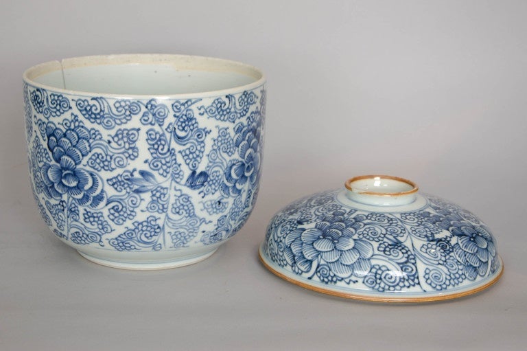 Chinese Blue and White Bowl and Cover, circa 1740 3