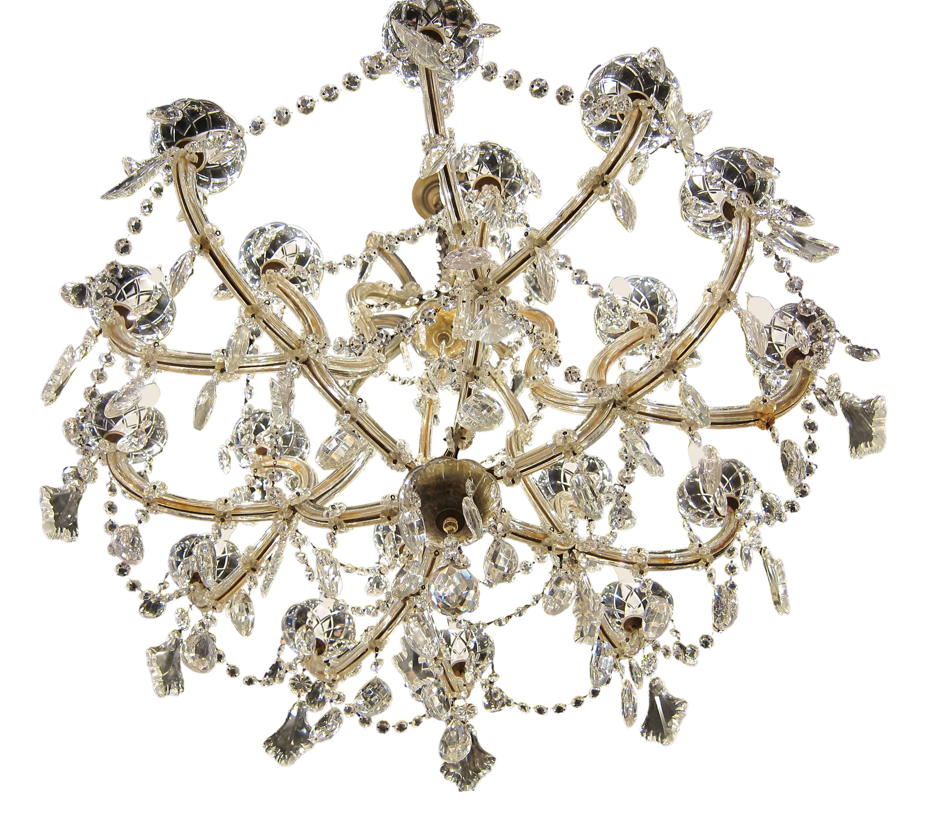 1940s Marie Therese Style Large Crystal Chandelier with 18 Lights 1