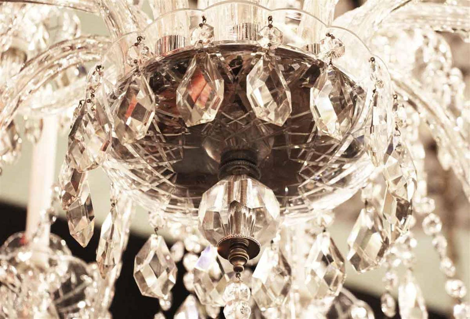 1960s Elegant Large Eighteen-Arm Crystal Chandelier with Draping Crystal Beading 2