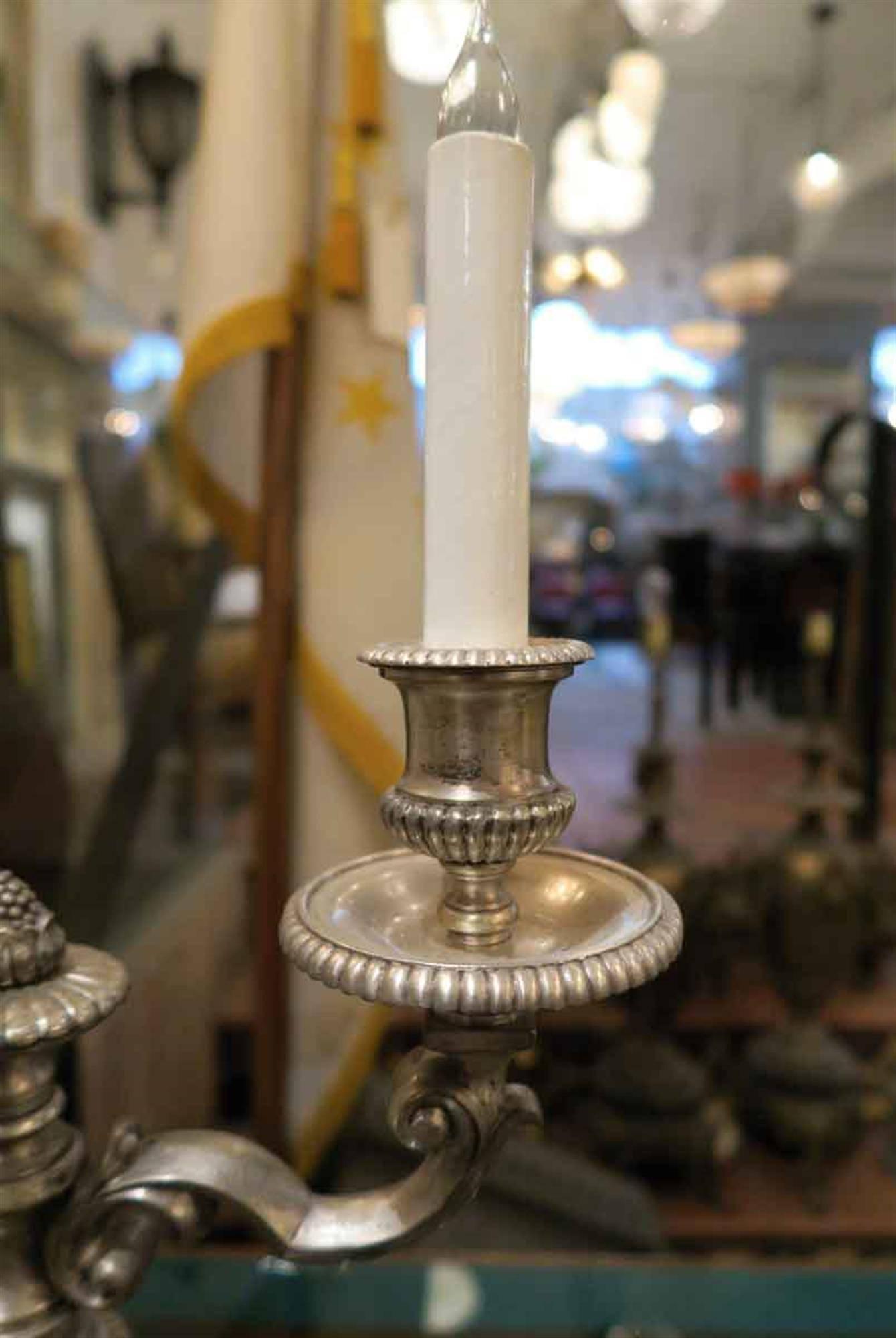 1900er Paar EF Caldwell Versilberte Bronze Tischlampen 2 Lights Each im Zustand „Gut“ im Angebot in New York, NY