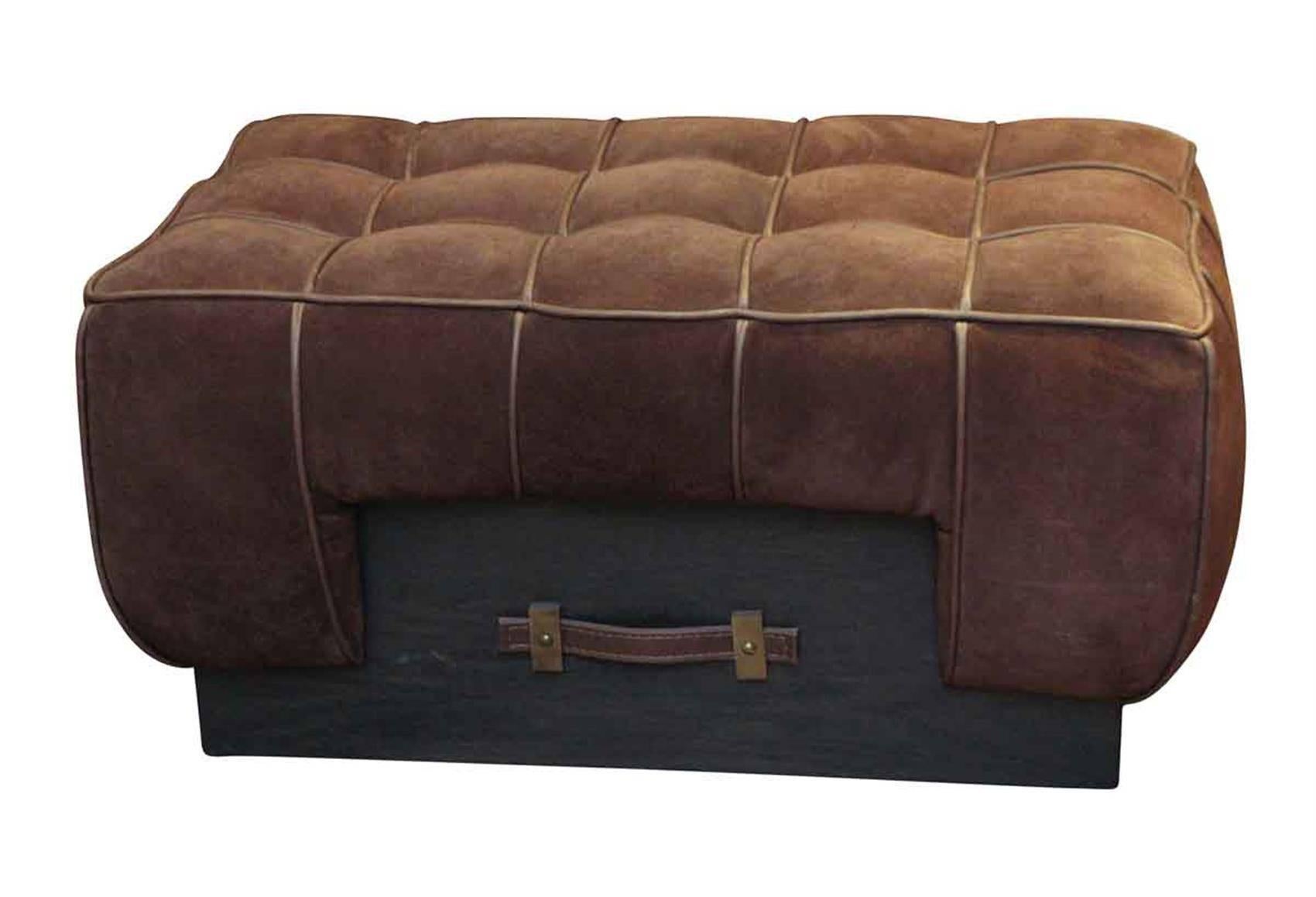 1990s Warm Brown Suede Leather Ottoman with a Wooden Base and a Leather Handle In Excellent Condition In New York, NY