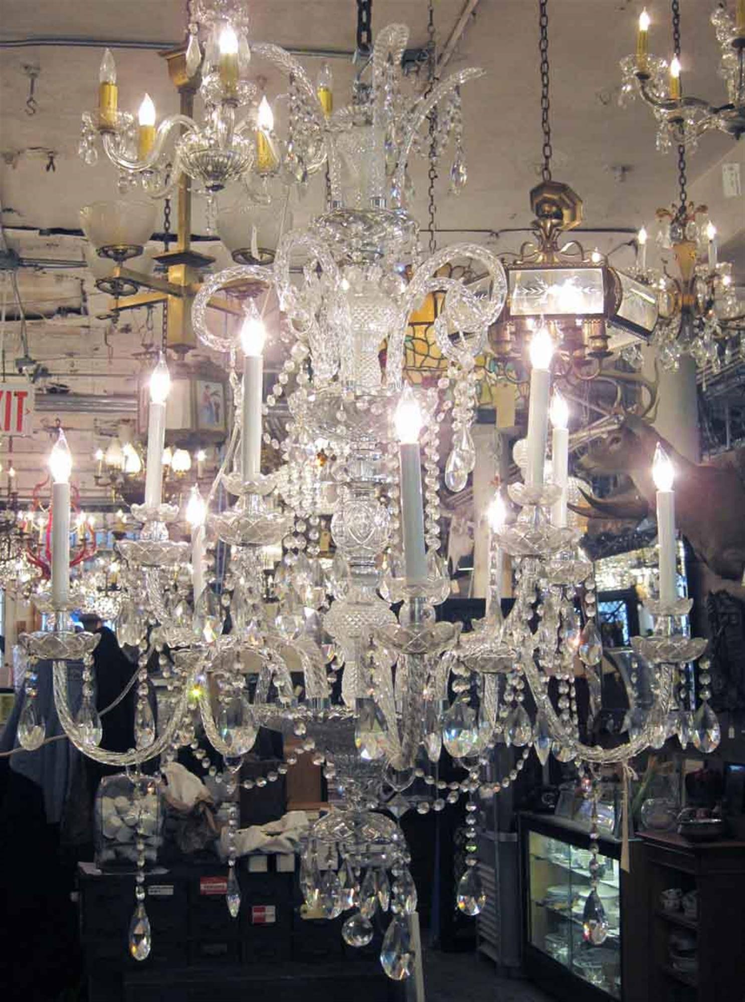 Années 1950, lustre italien à neuf branches en cristal Swag Crystals Bon état - En vente à New York, NY