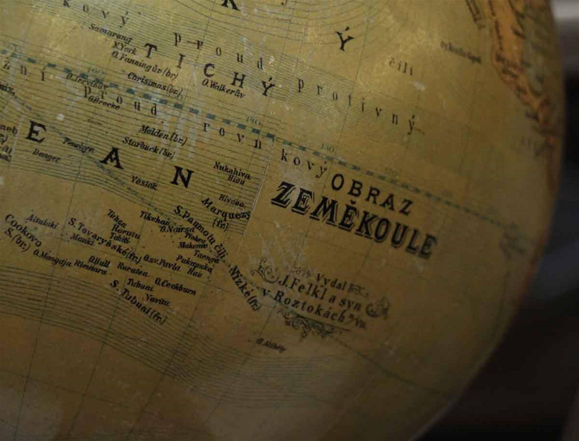 Industrial 1880s Obraz Zemekoule Terrestrial World Globe with a Wooden Base