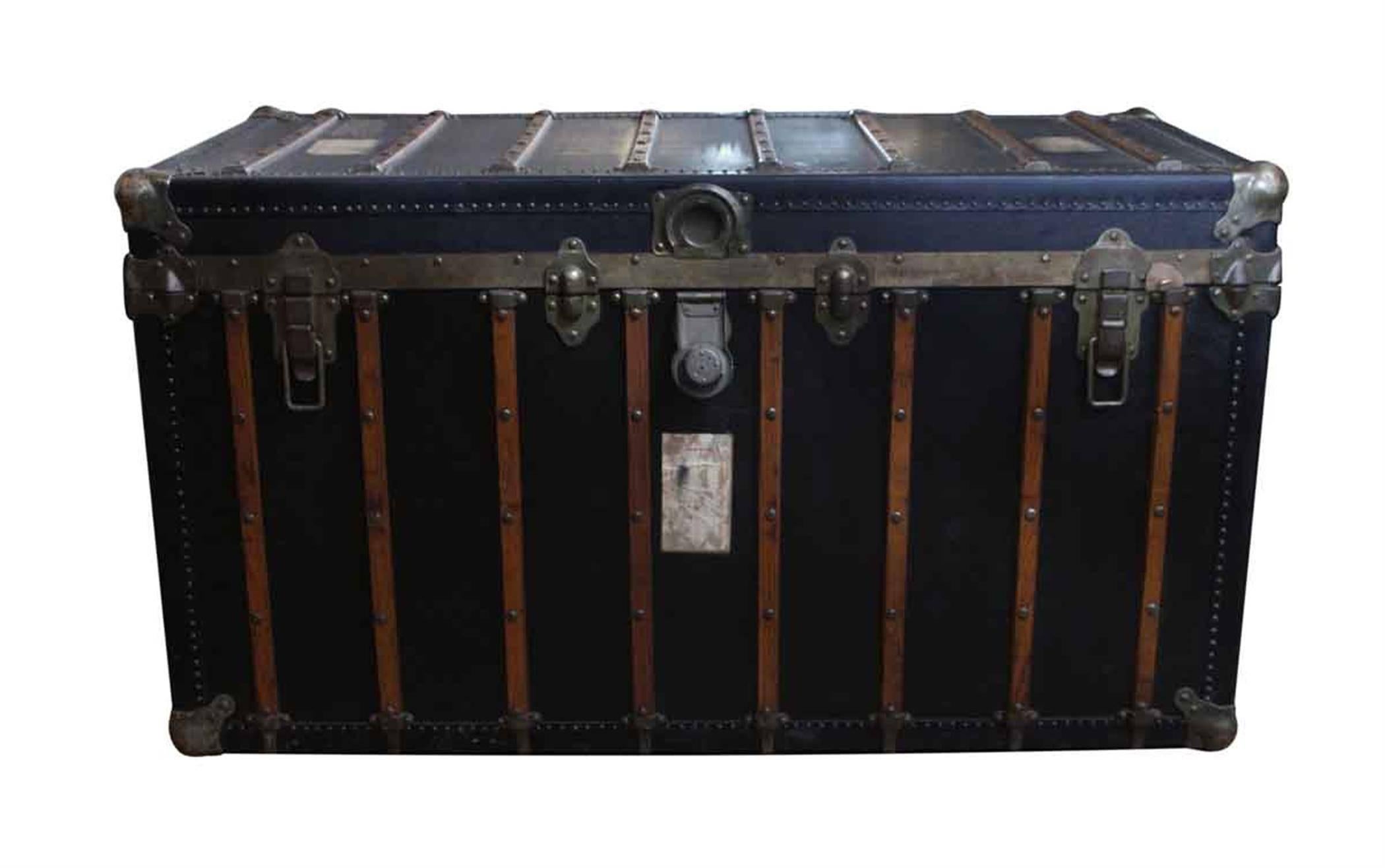 1890s Locking Black Flat Top Steamer Trunk with Key In Excellent Condition In New York, NY