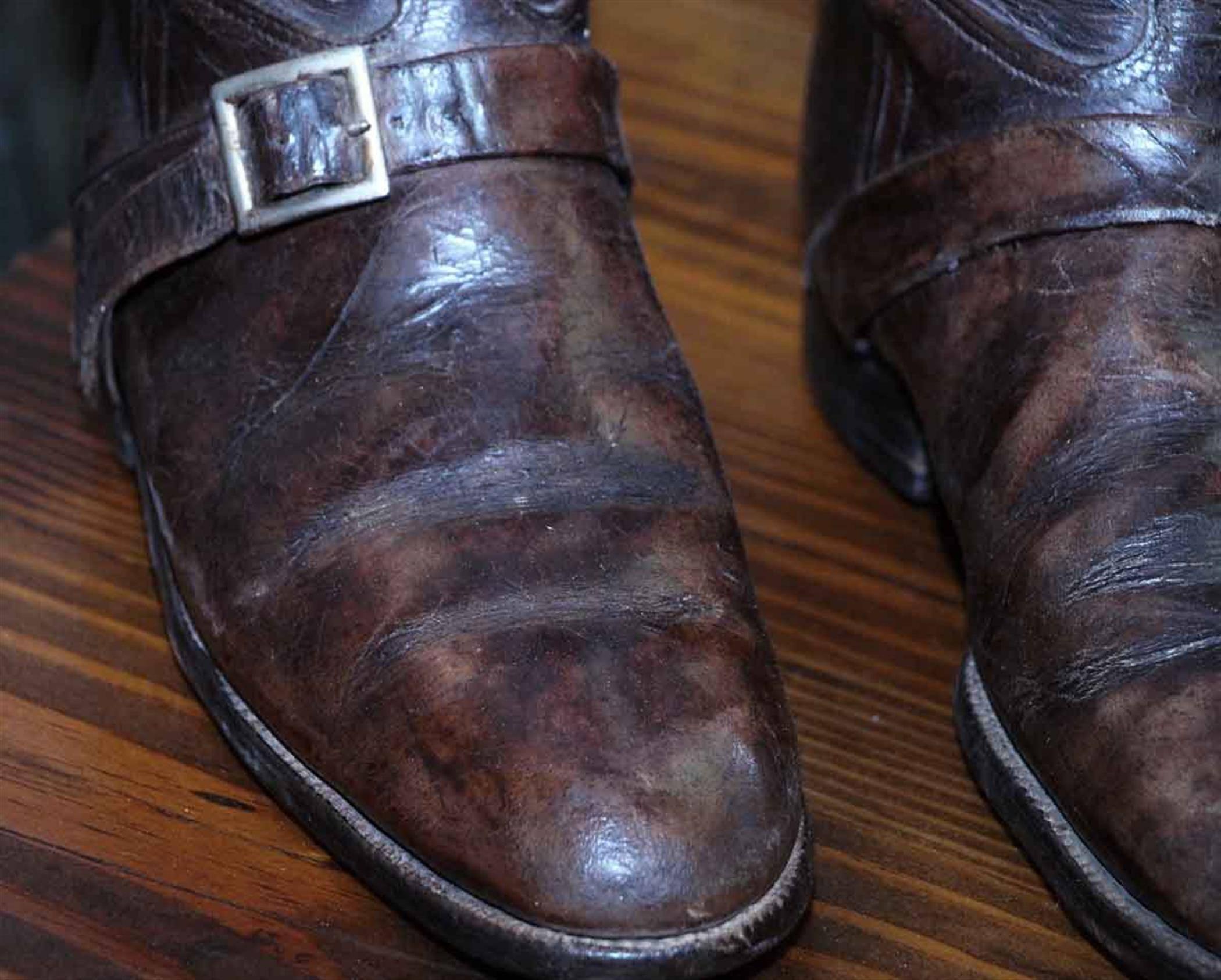 1950s Pair of English Polo Boots with Peal & Co. Ltd. Wooden Stretchers In Excellent Condition In New York, NY