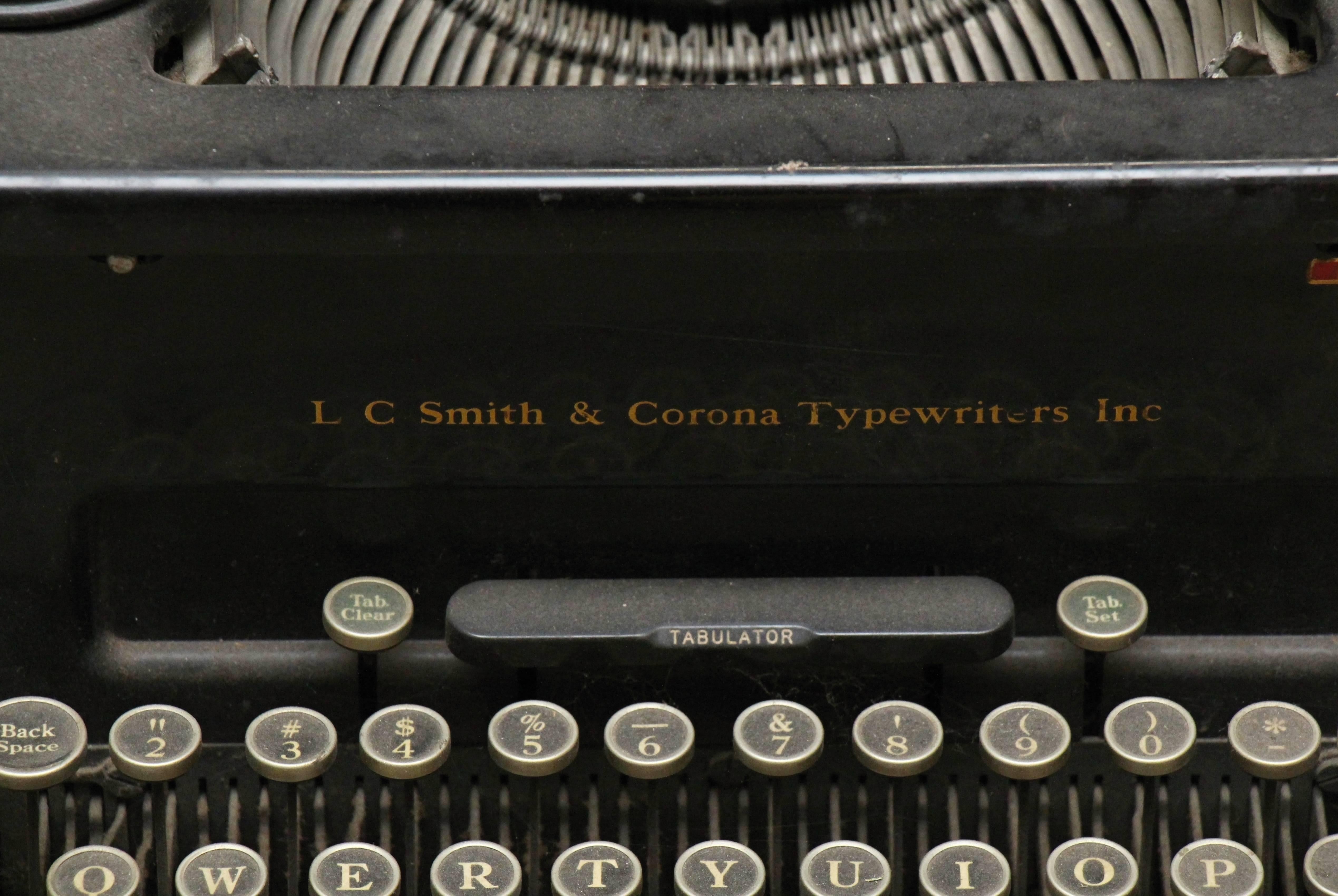Steel 1938 L.C. Smith & Corona Super Speed Typewriter