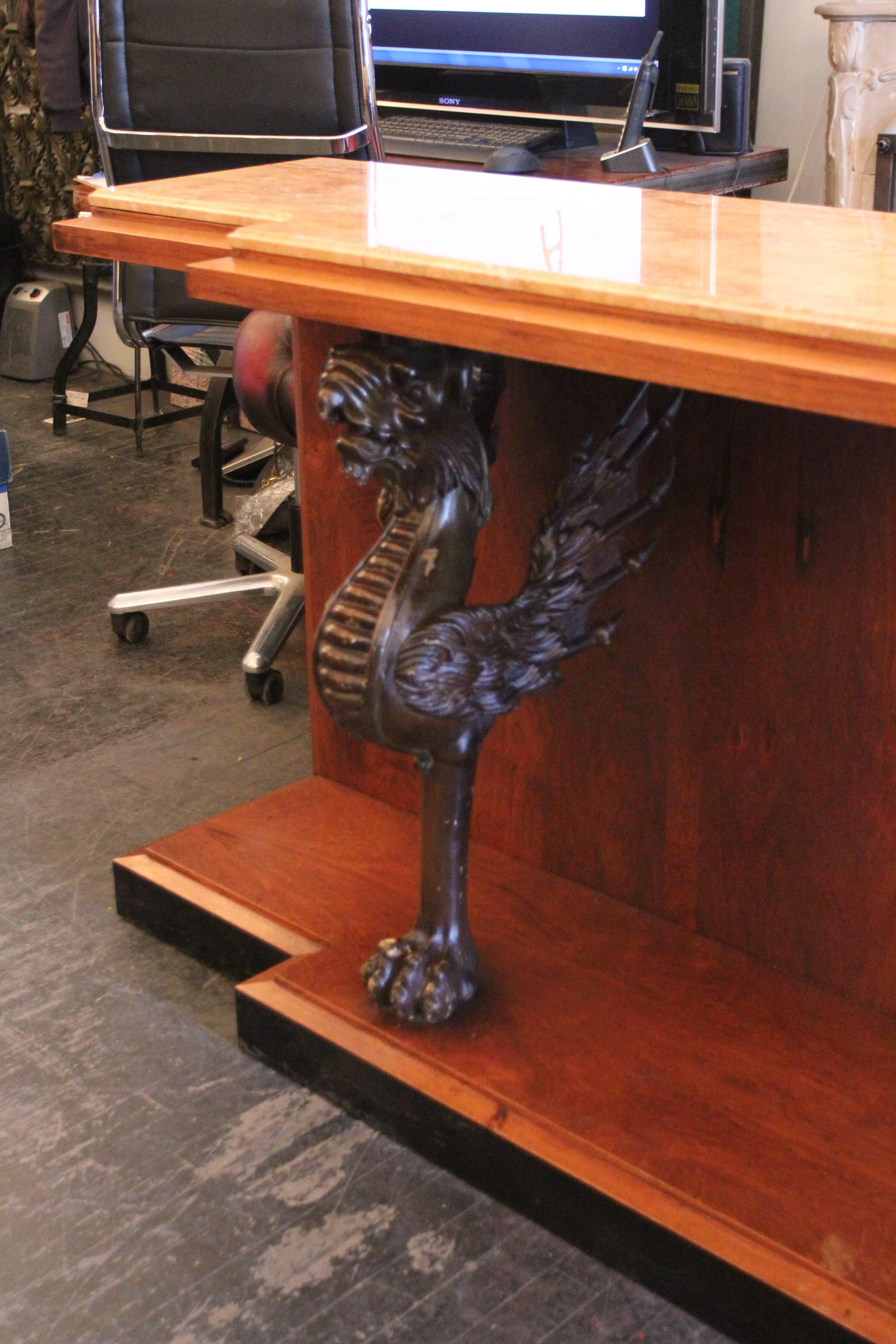 American 1980s Walnut Console Table with Marble Top and Antique Carved Wood Griffins