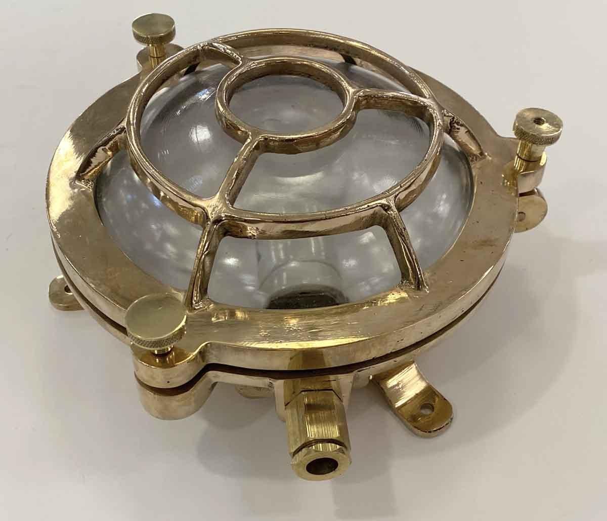 Aplique Náutico Redondo de Latón Cantidad Disponible Jaula Mamparo en Bueno estado para la venta en New York, NY