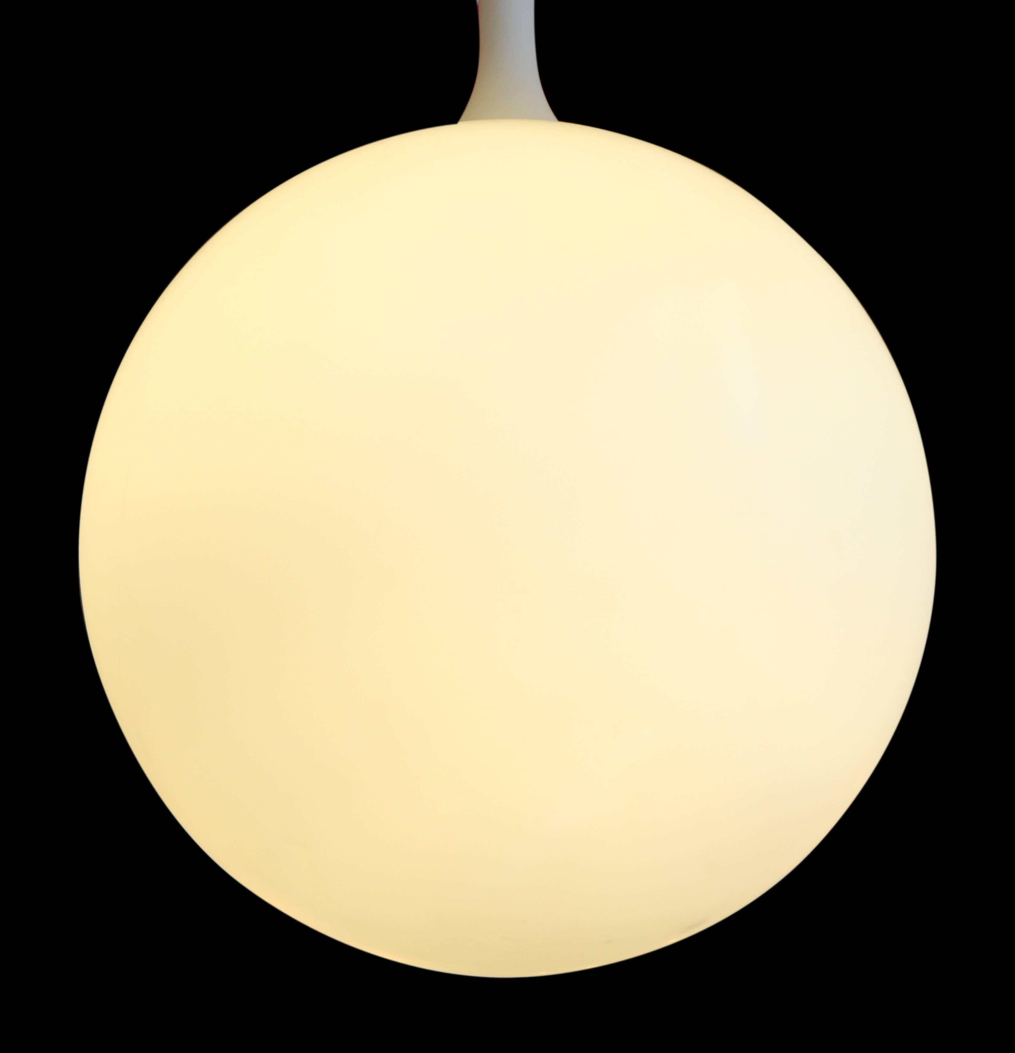 2004 Italian Mid-Century Modern White Globe Pendant In Excellent Condition In New York, NY