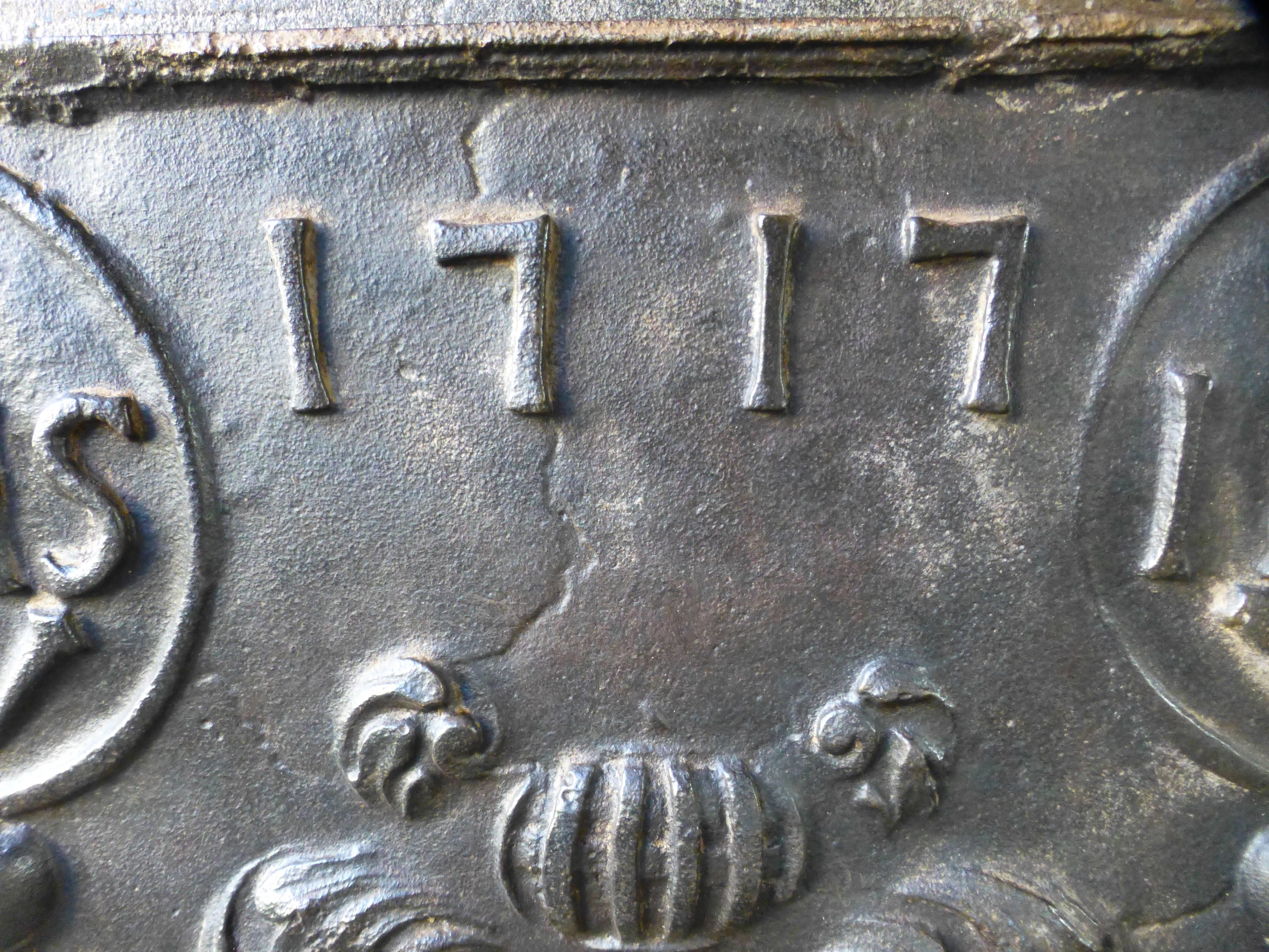 18th Century French Arms of France Fireback / Backsplash In Good Condition For Sale In Amerongen, NL