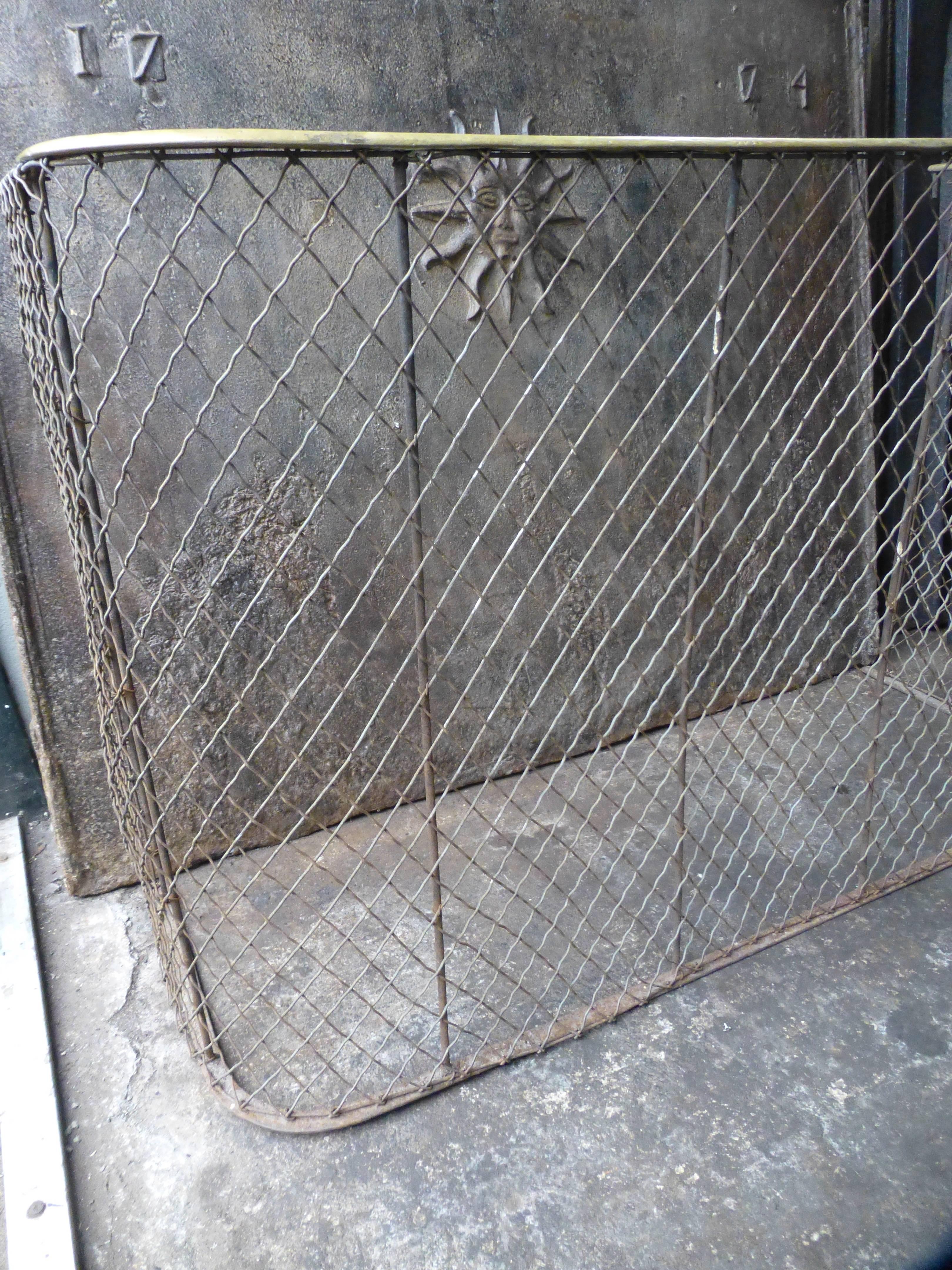 19th Century Victorian Fireplace Guard or Fire Guard In Good Condition In Amerongen, NL