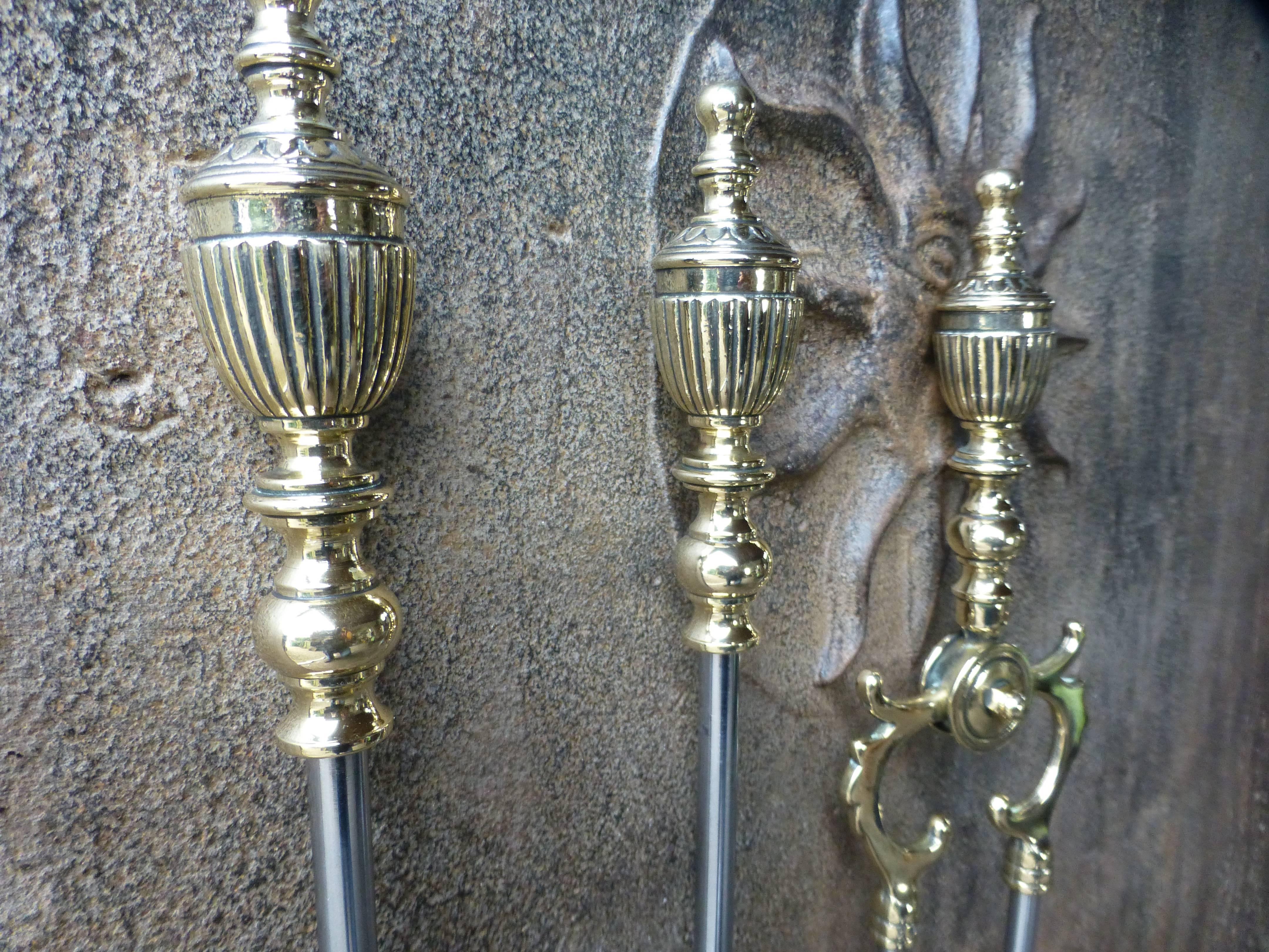 Polished 19th Century English Victorian Fireplace Tool Set or Fire Tools For Sale