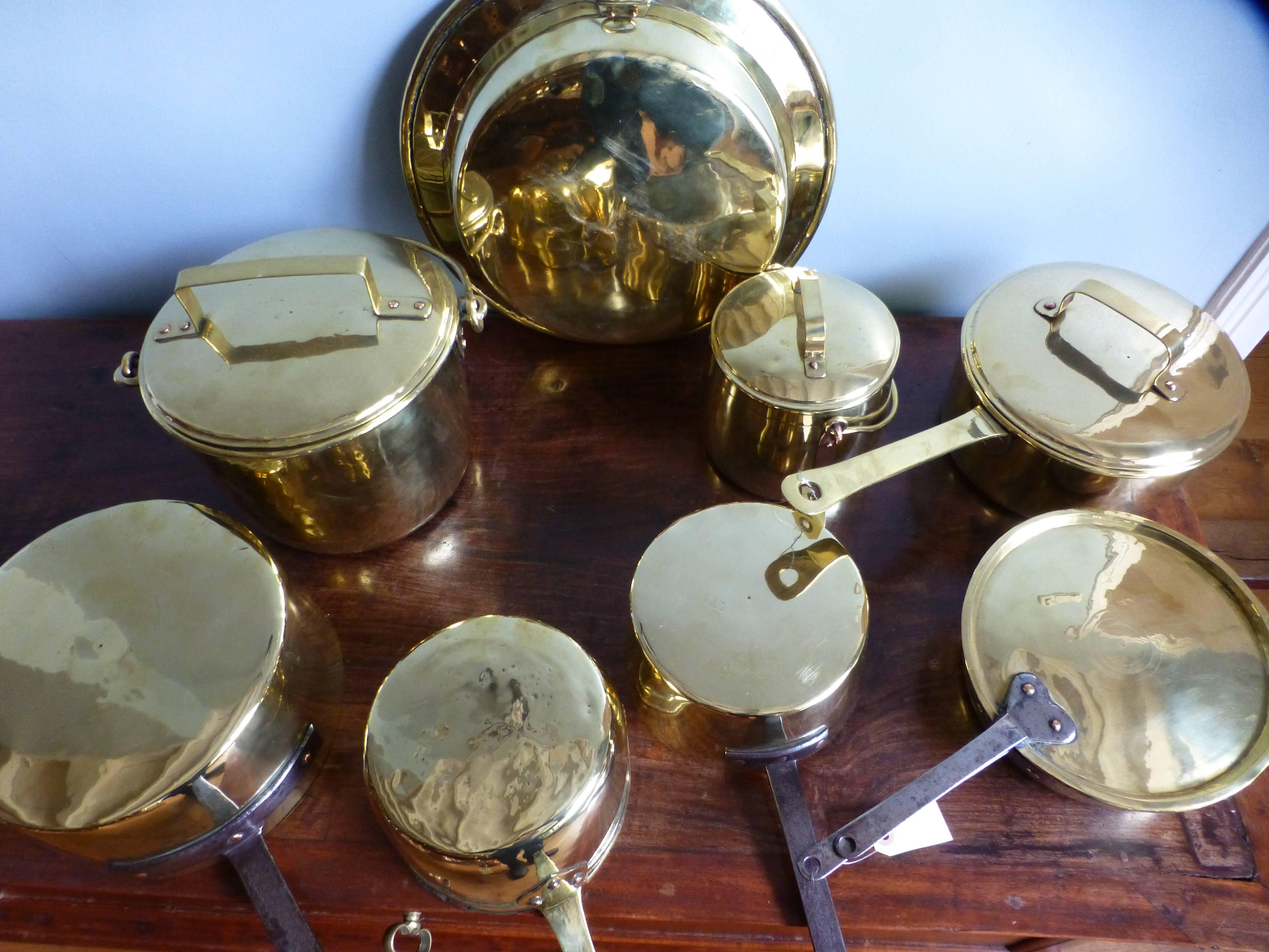 British 18th-19th Century English Polished Brass Set of Cooking Pots