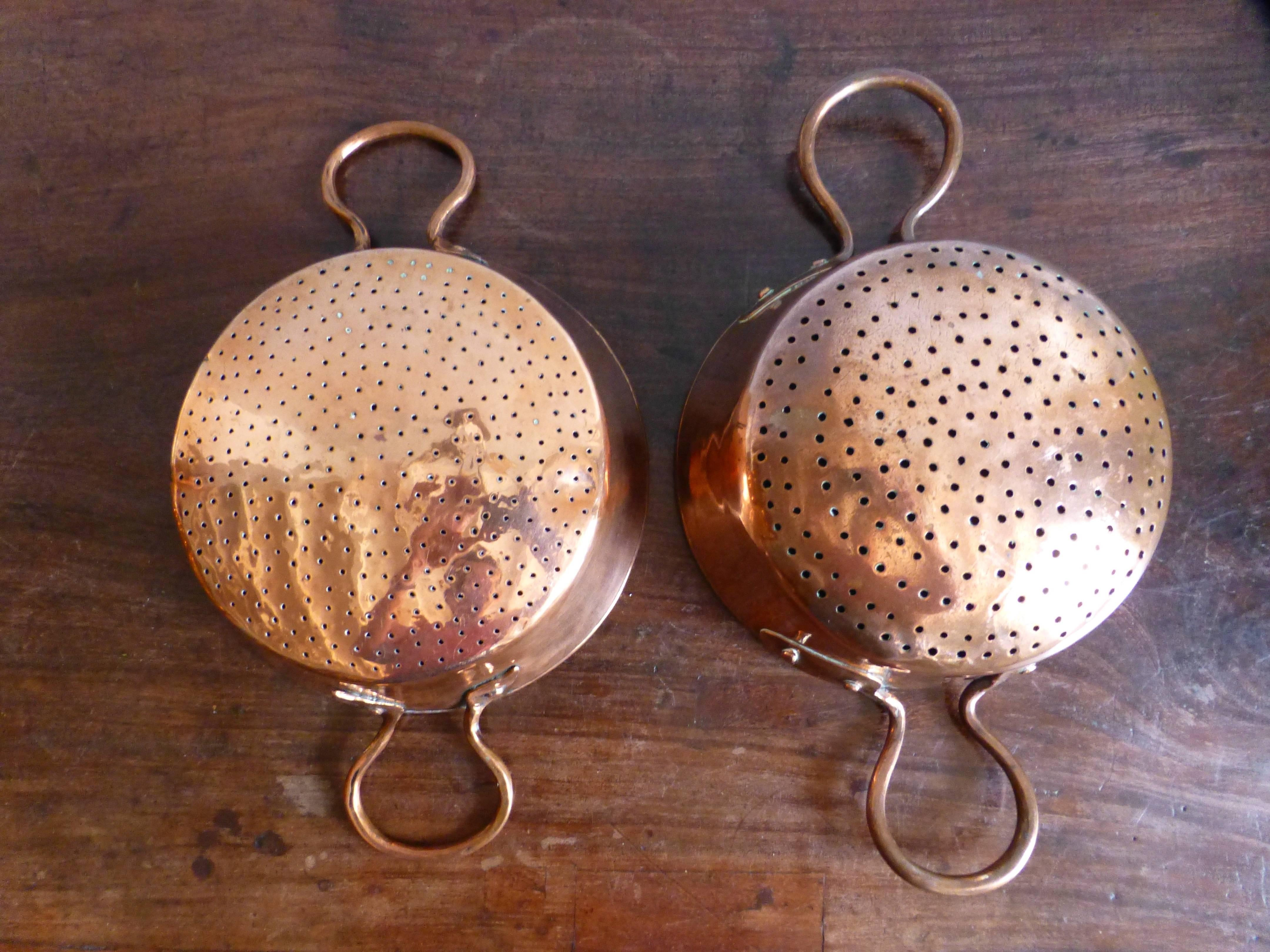 Nothing is as good for your mood as the glitter of copper in your kitchen, even when the sun is not shining. Copper is timeless and it fits into every kitchen interior: Classic, rustic or modern. 

Diameters: 21.5 cm (8.5