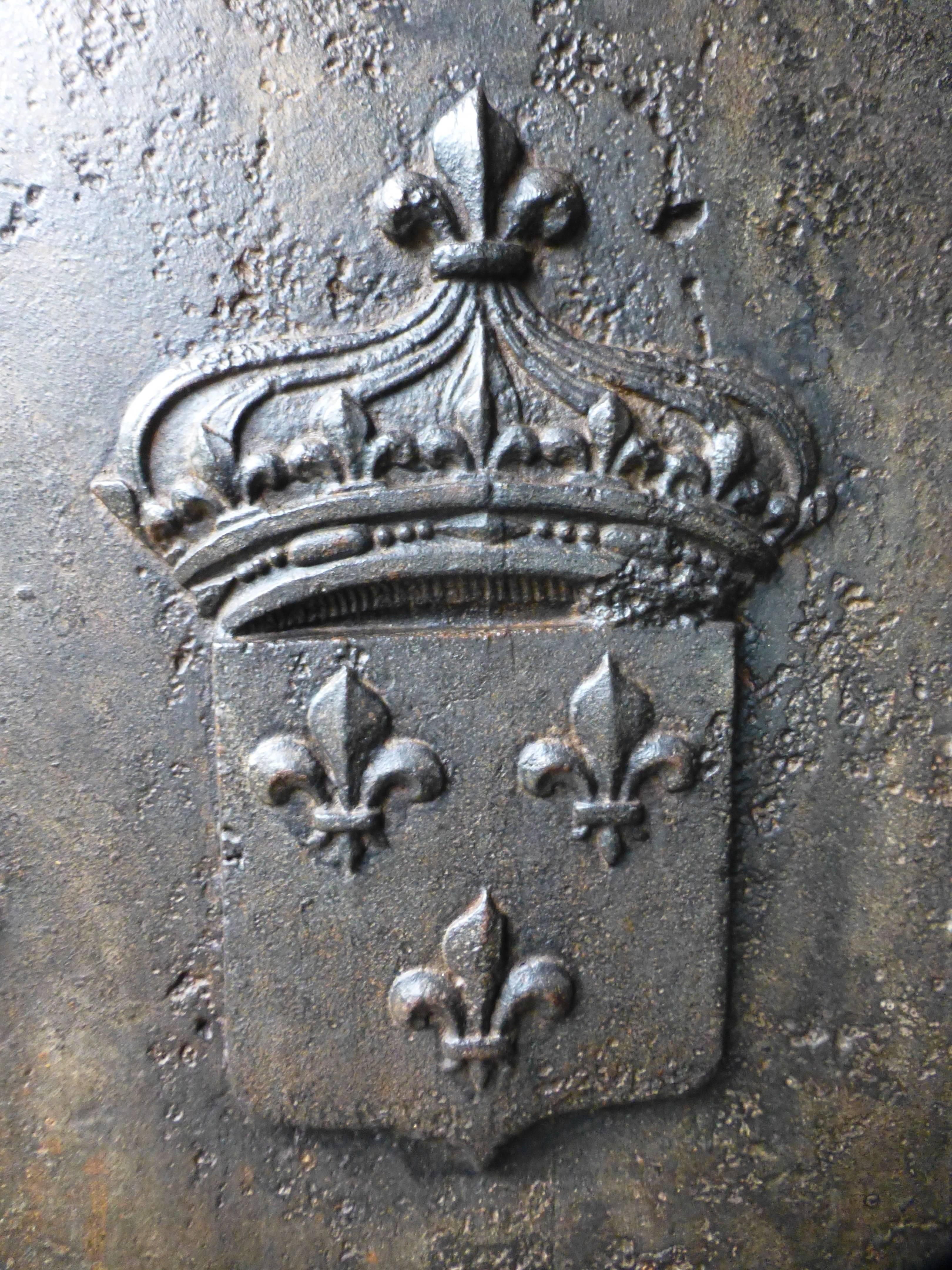 Beautiful 'L' (Louis XIV) Fireback with Arms of France, 17th-18th Century  In Good Condition In Amerongen, NL