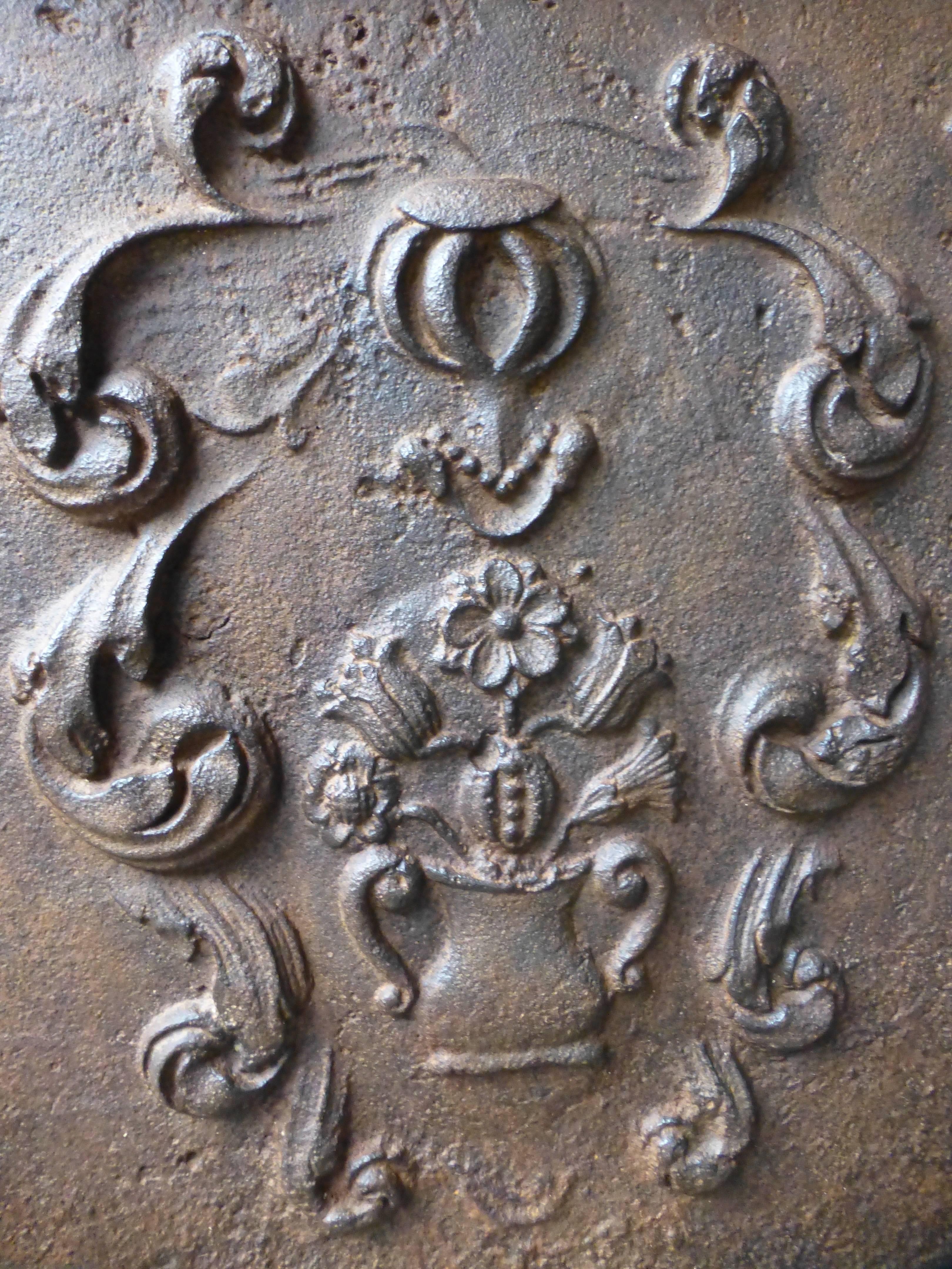 Magnificent French 'Coat of Arms' Fireback / Backsplash, Dated 1720 In Good Condition For Sale In Amerongen, NL