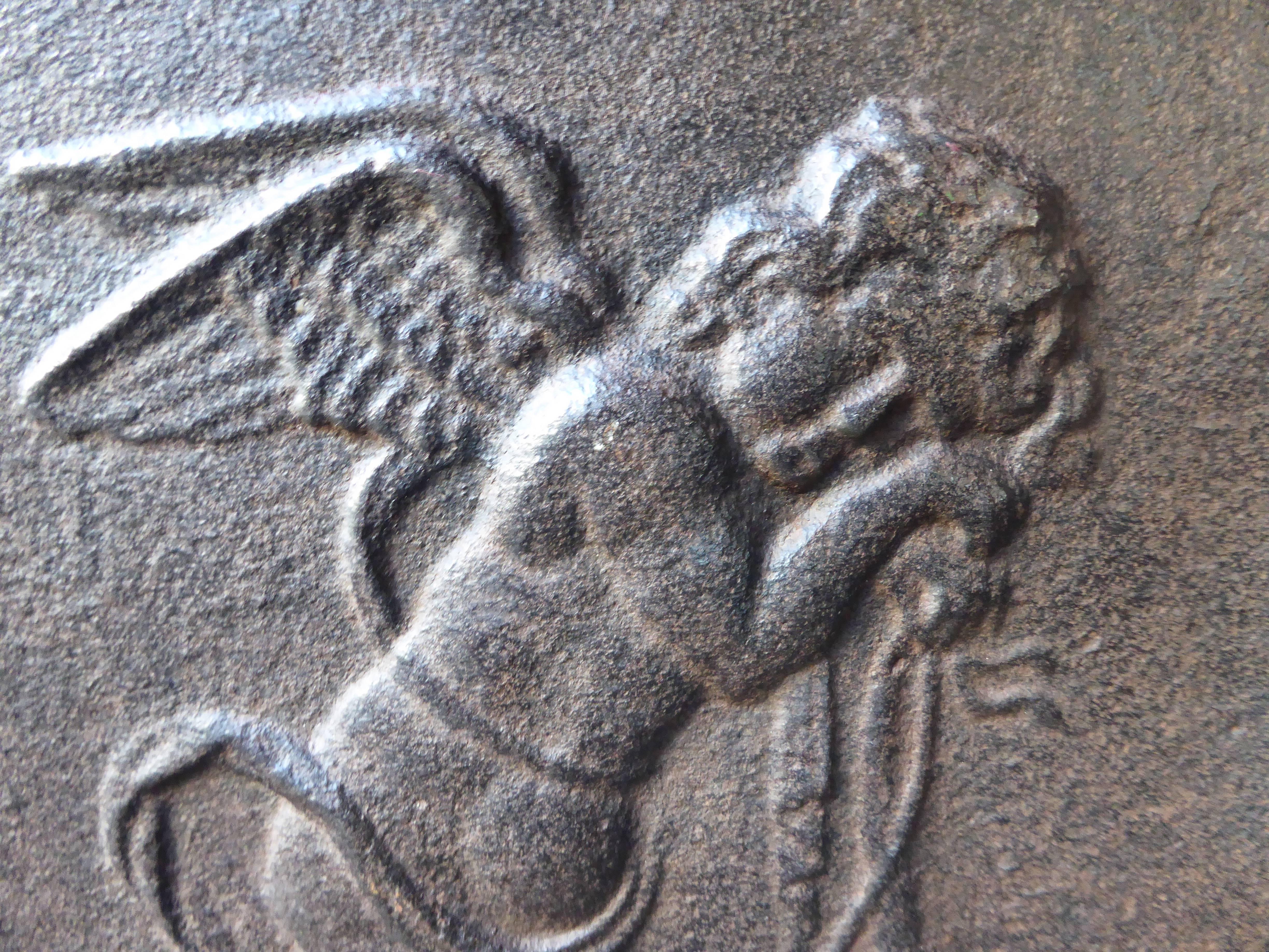 19th Century Cupid Fireback In Good Condition In Amerongen, NL